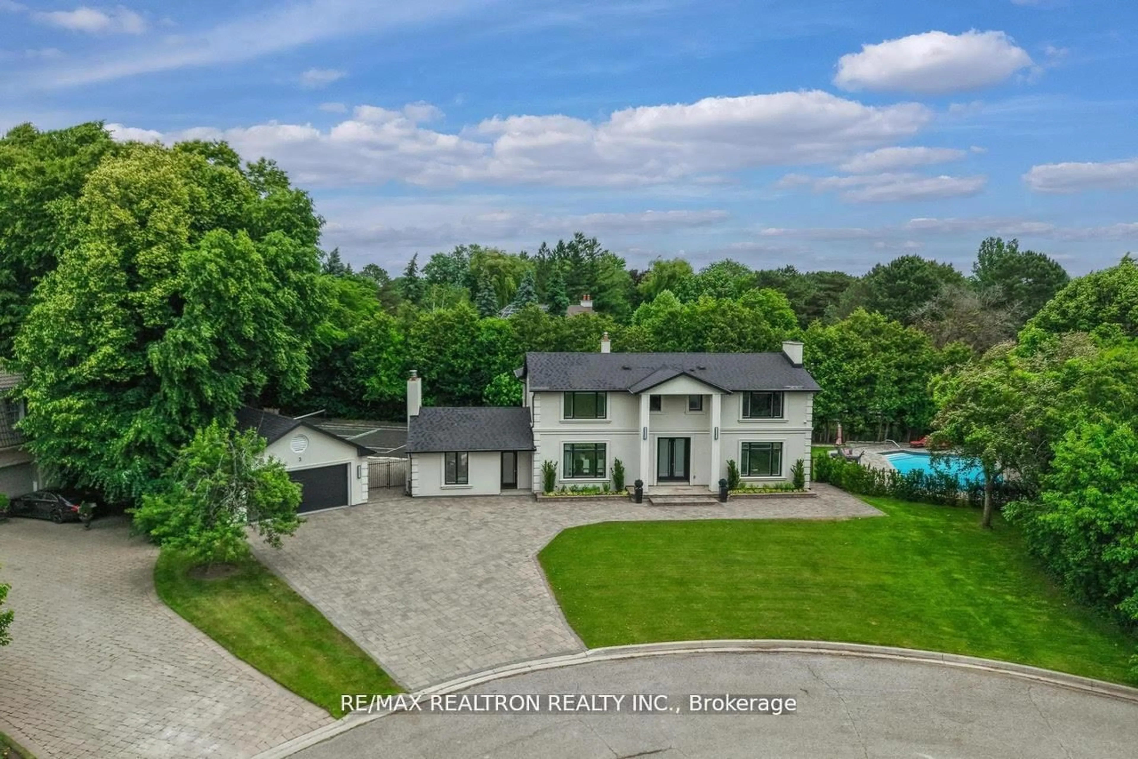 A pic from outside/outdoor area/front of a property/back of a property/a pic from drone, water/lake/river/ocean view for 3 Rosea Crt, Markham Ontario L3T 2V3