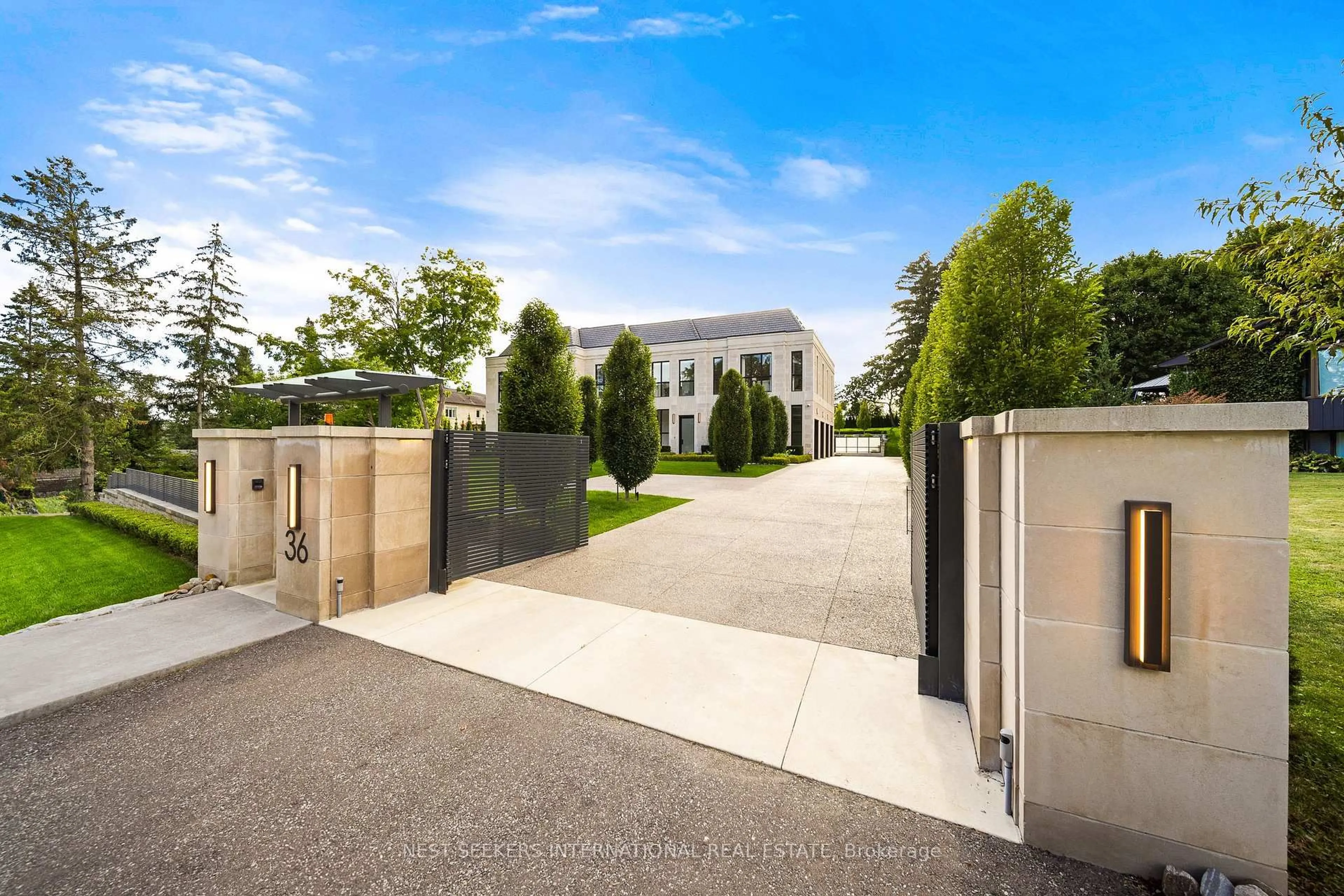 Unknown for 36 Waymar Heights Blvd, Vaughan Ontario L4L 2P7