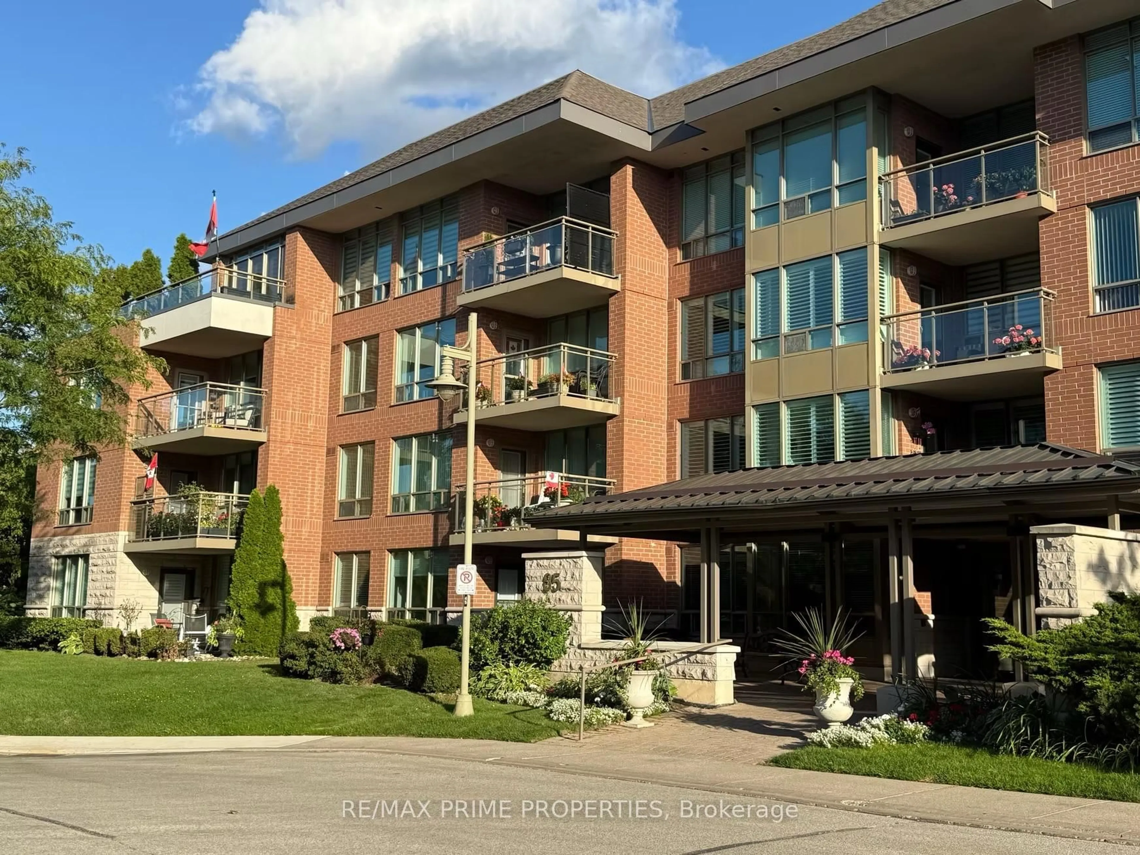 Patio, building for 85 The Boardwalk Way #320, Markham Ontario L6E 1B9
