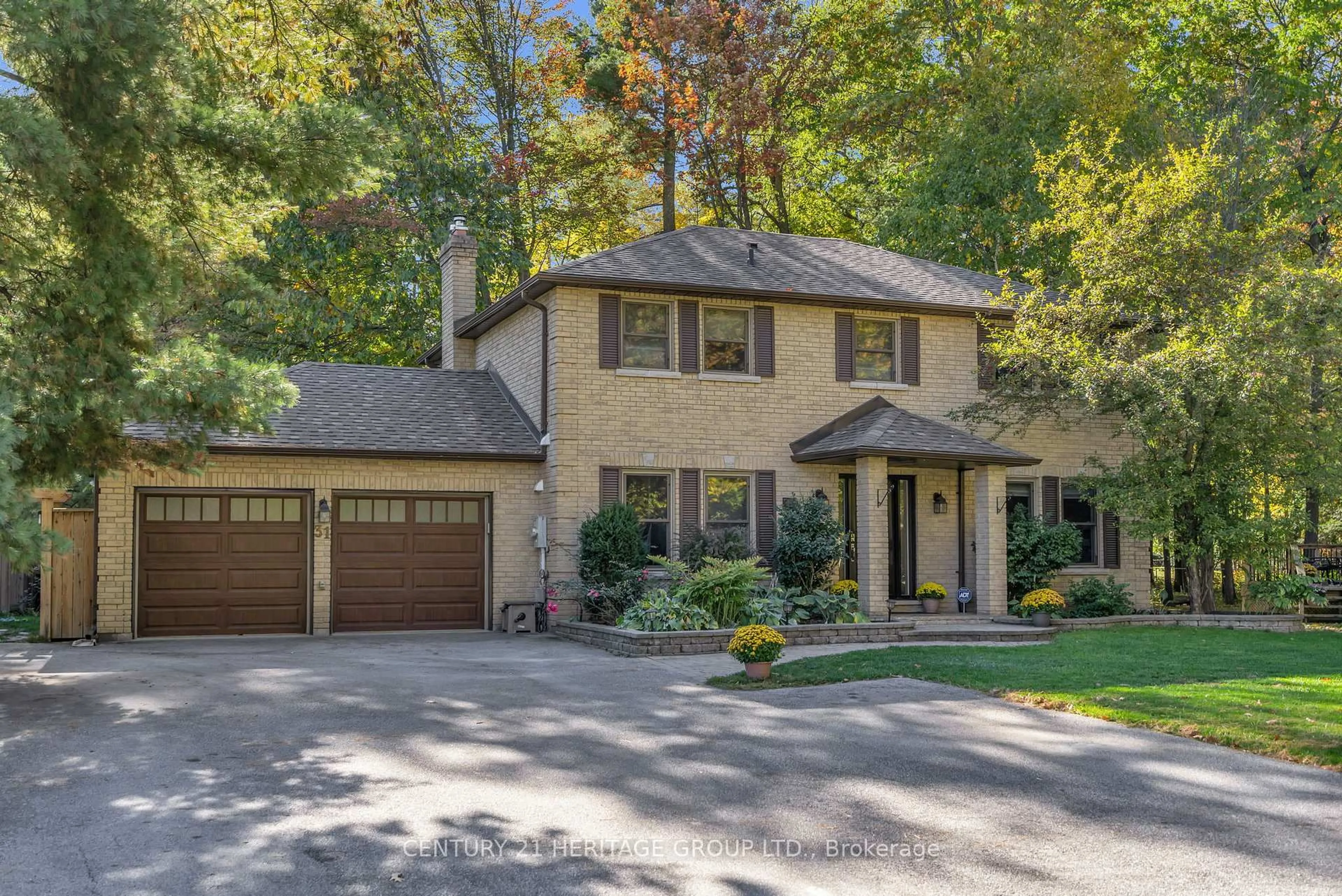 Home with brick exterior material, street for 31 Donaldson Rd, East Gwillimbury Ontario L9N 1J1