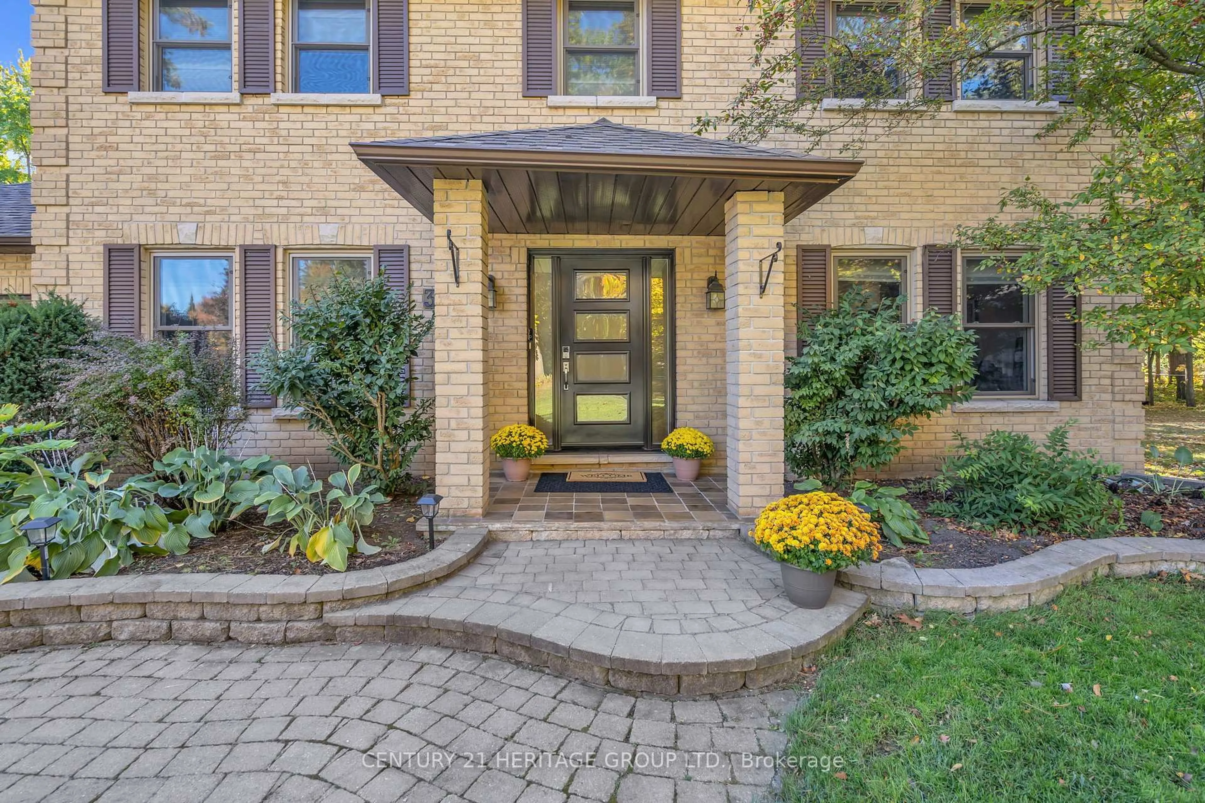 Indoor entryway for 31 Donaldson Rd, East Gwillimbury Ontario L9N 1J1