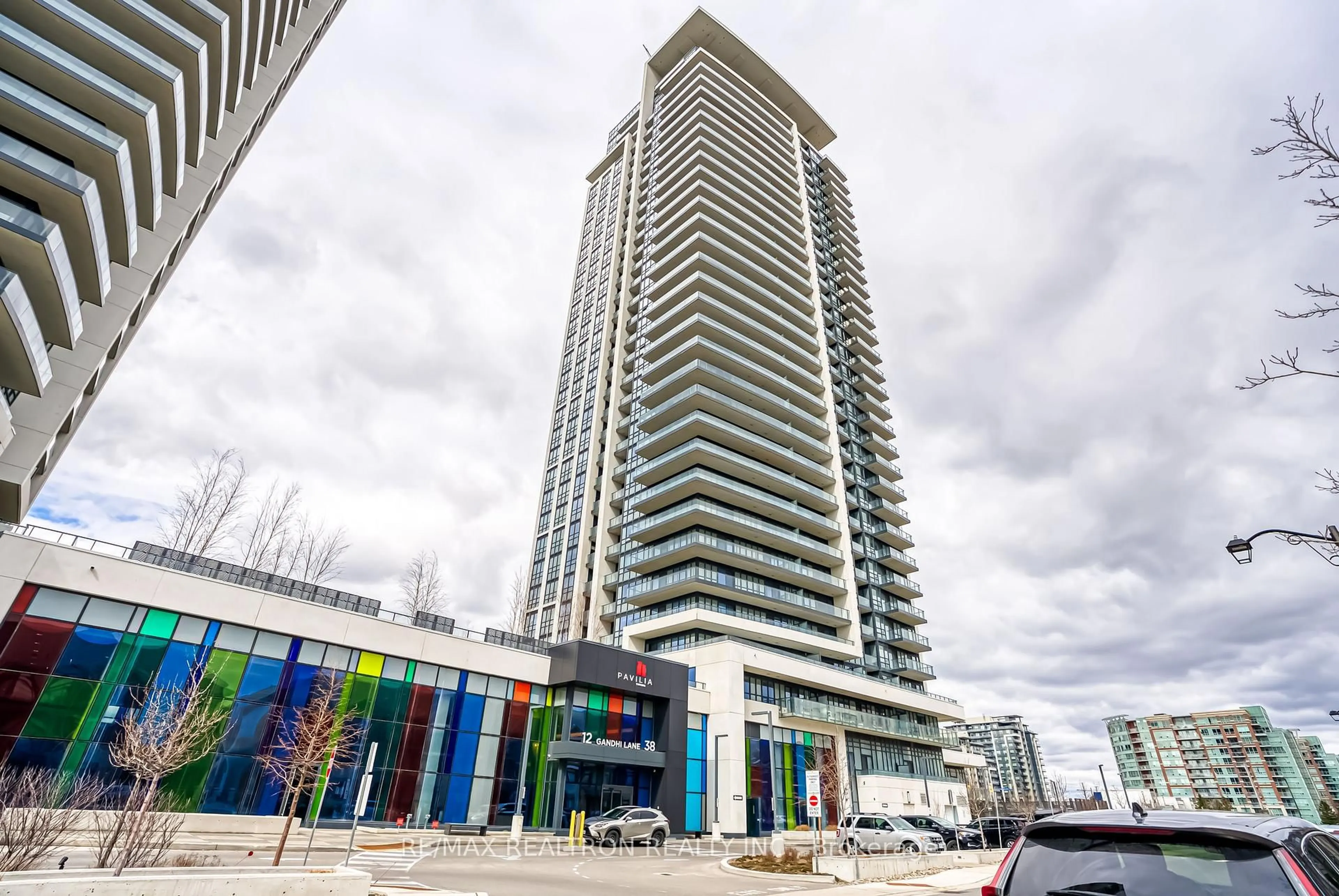 Indoor foyer for 38 Gandhi Lane #602B, Markham Ontario L3T 0G9