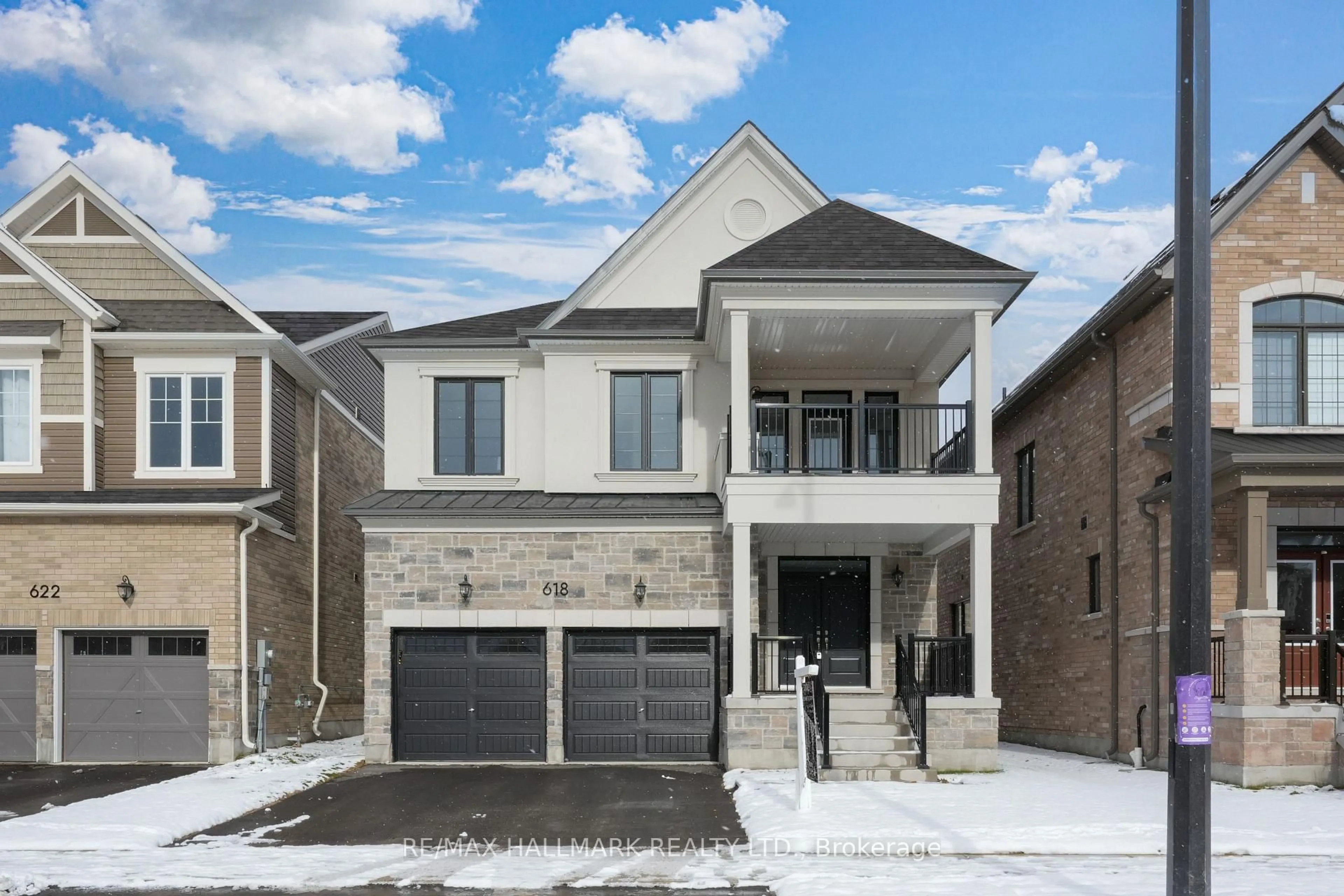 Home with brick exterior material, street for 618 Newlove St, Innisfil Ontario L9S 0S2