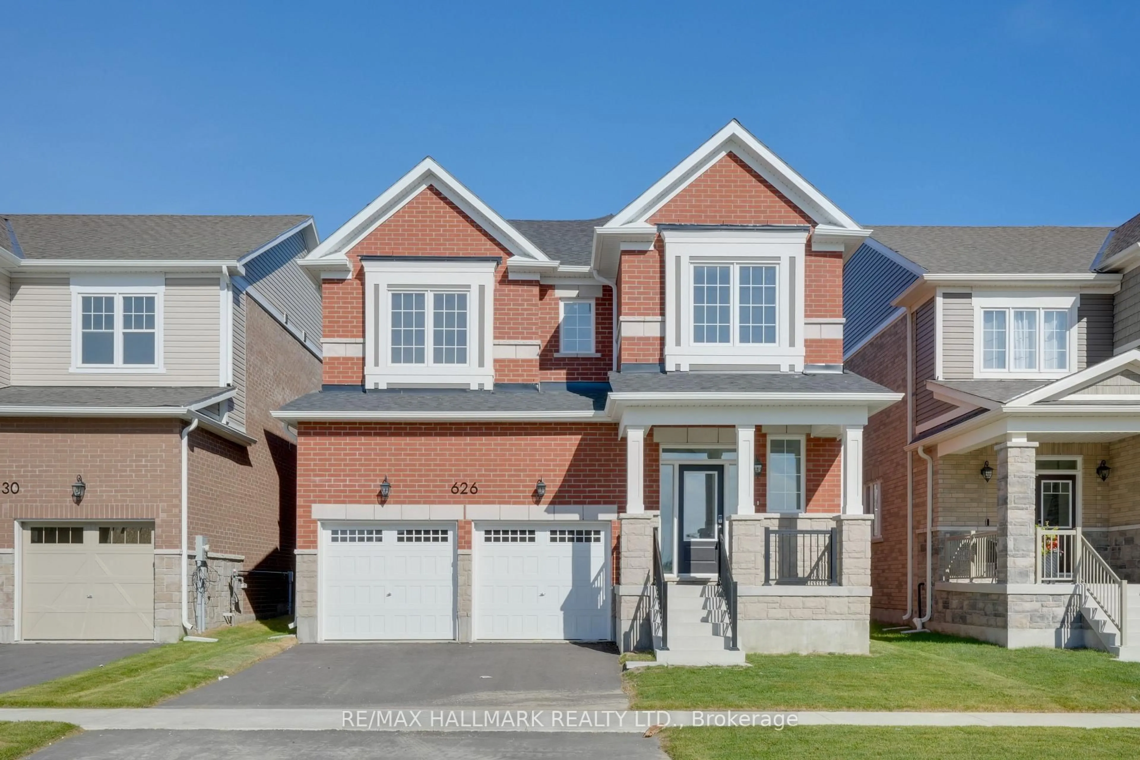 Home with brick exterior material, street for 626 Newlove St, Innisfil Ontario L9S 0R9