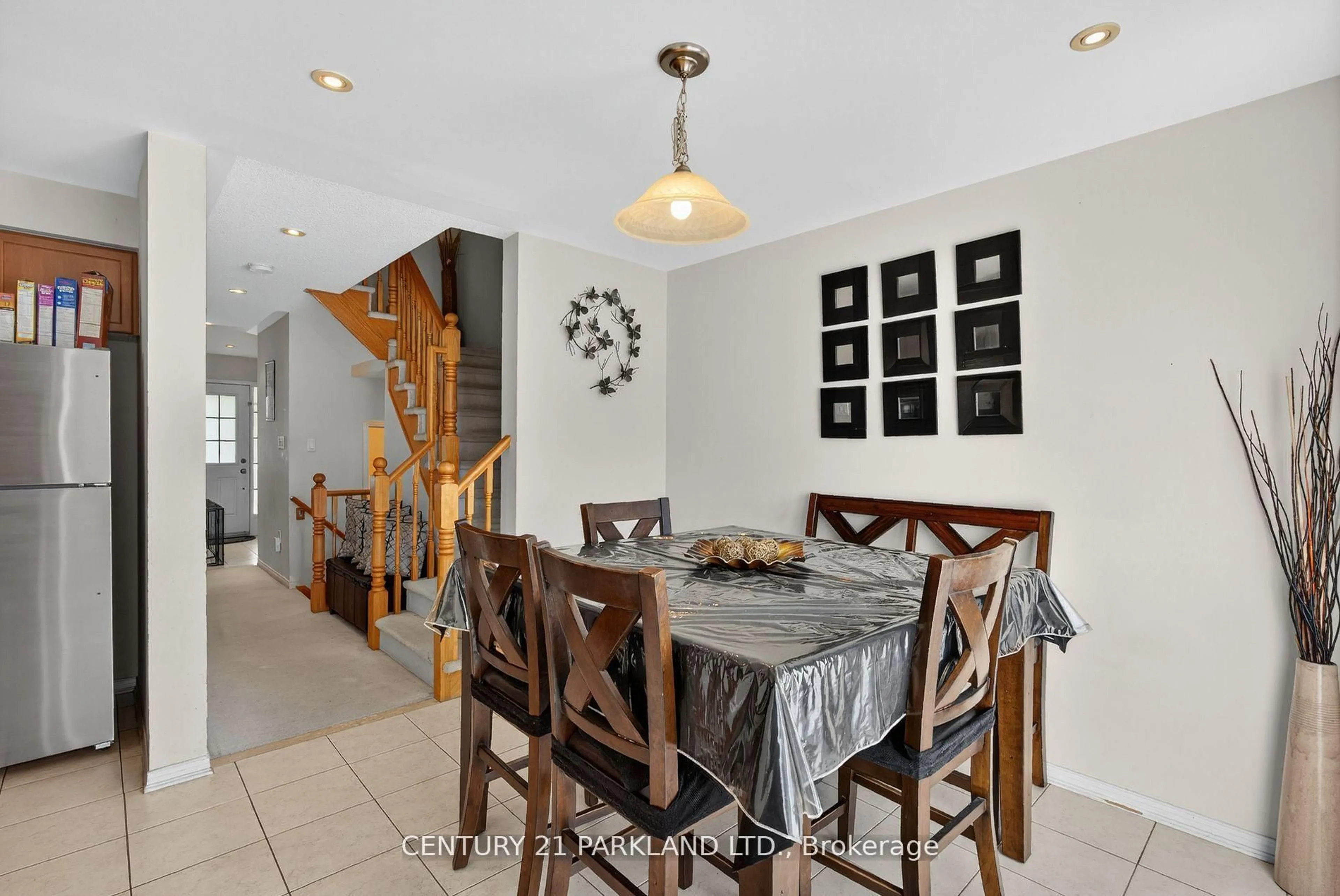 Dining room, unknown for 136 Gas Lamp Lane, Markham Ontario L6B 1K9