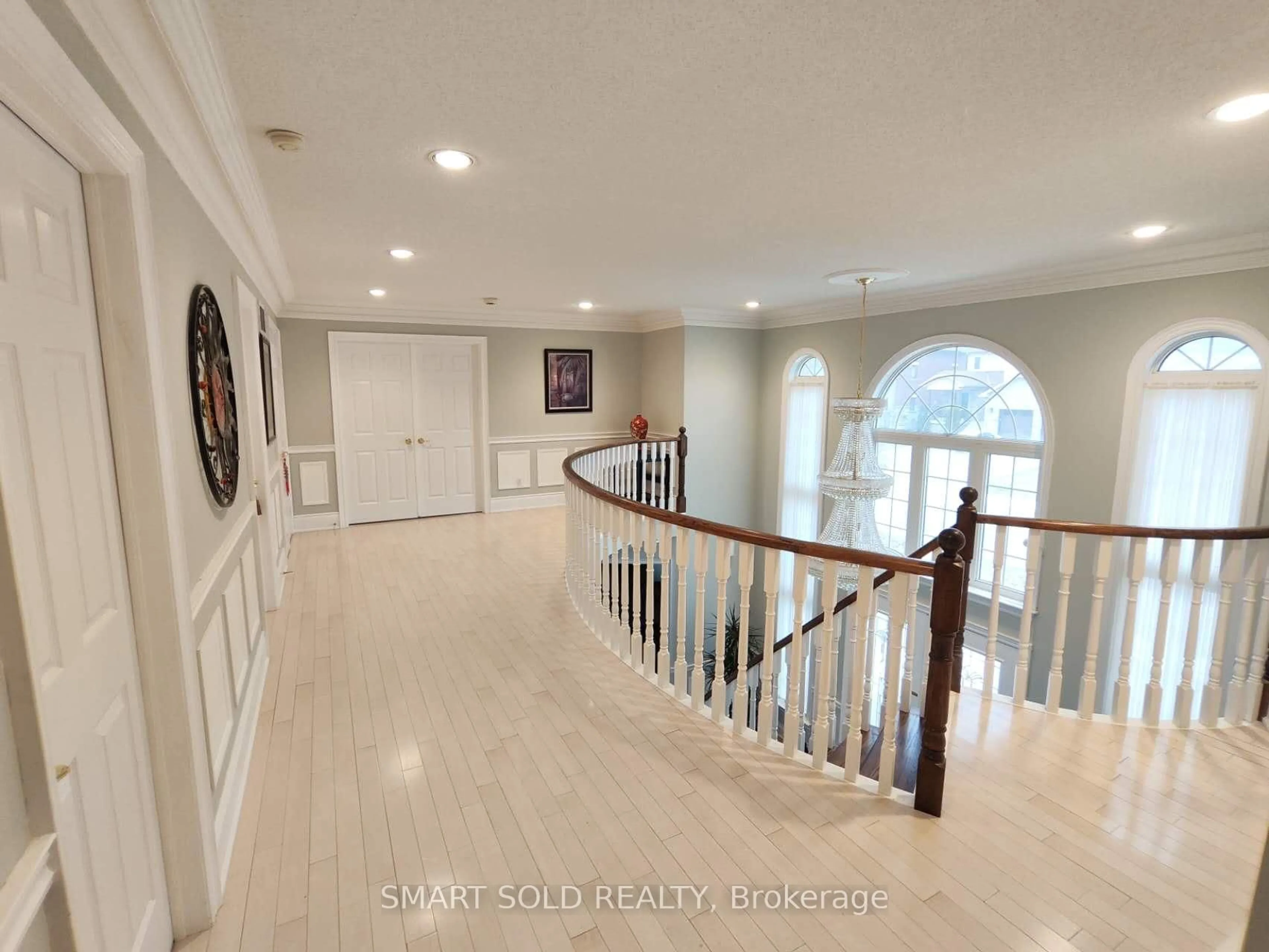 Indoor foyer for 67 Chantilly Cres, Richmond Hill Ontario L4C 0K1