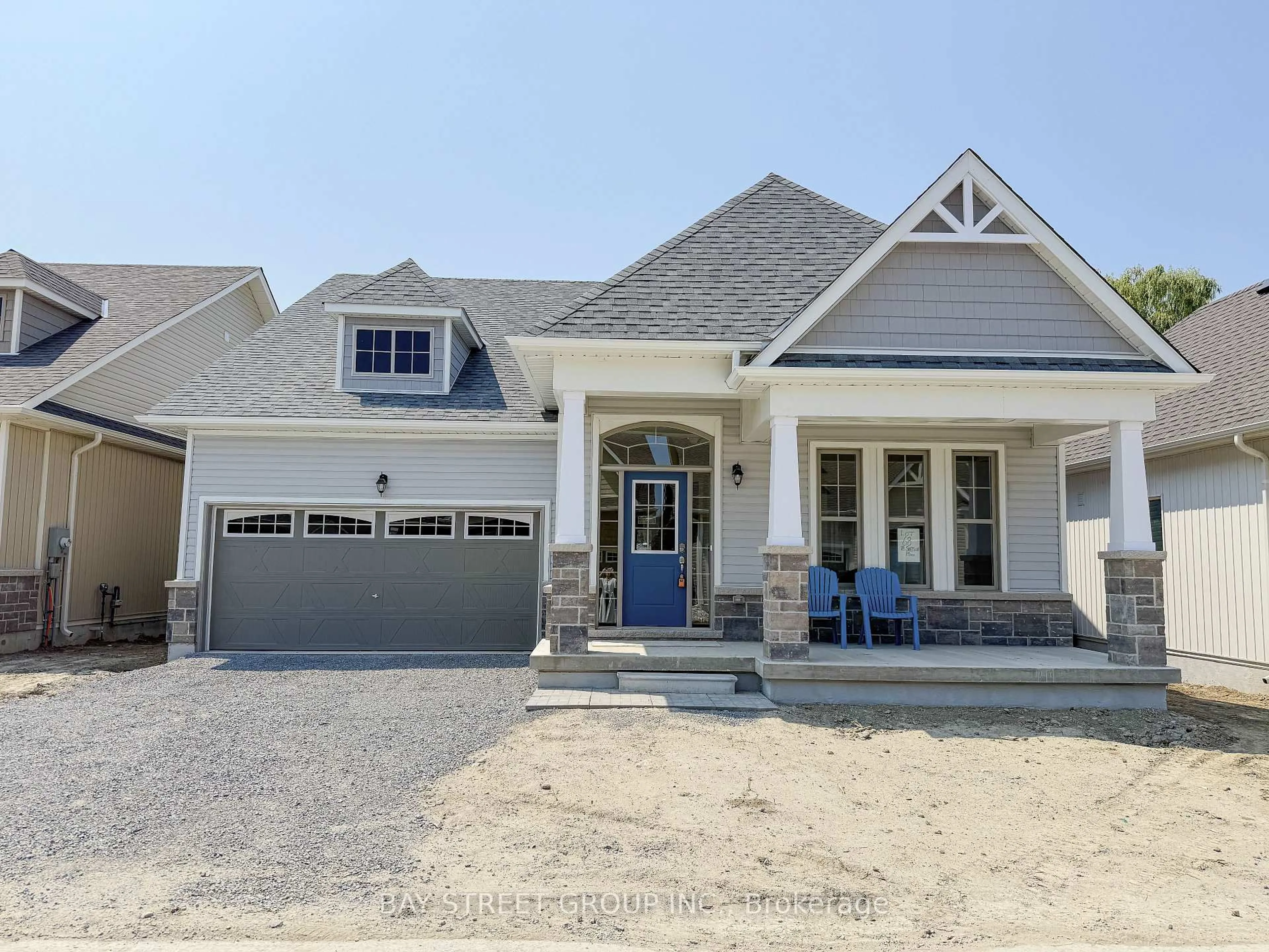 Home with vinyl exterior material, street for 18 Shelson Pl, Georgina Ontario L0E 1R0