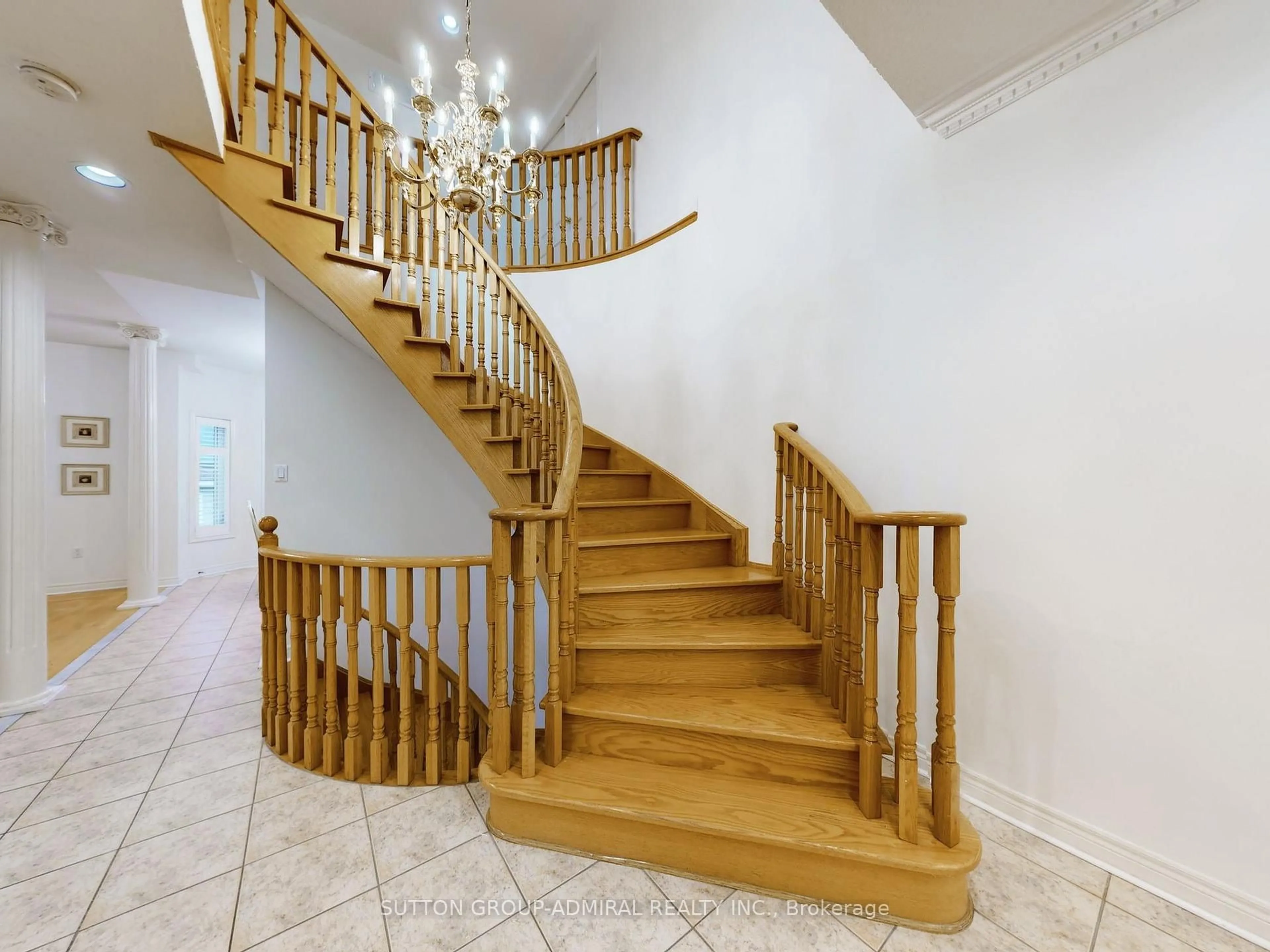 Stairs for 94 Reansbury Cres, Markham Ontario L6C 1X6