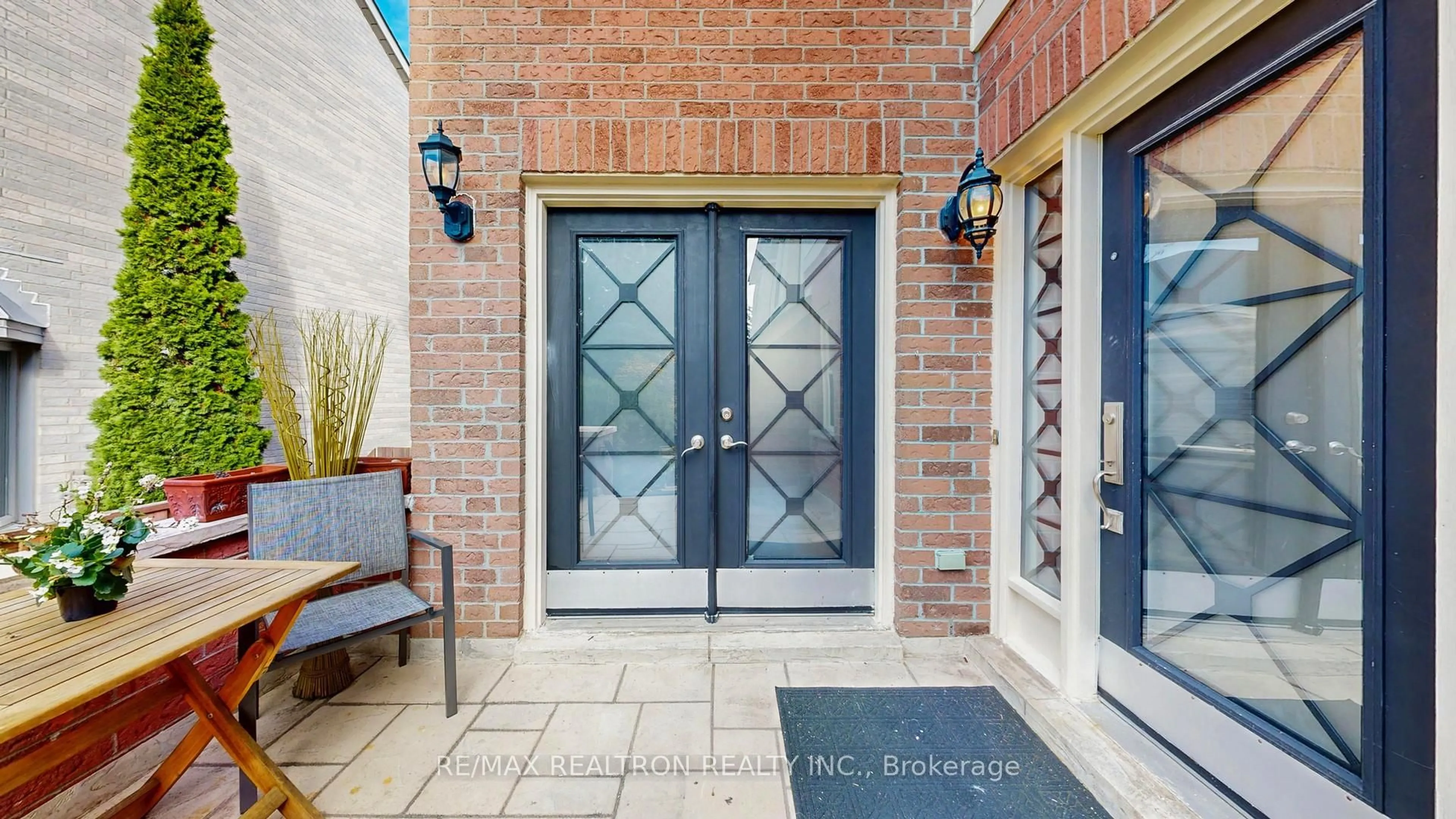 Indoor entryway for 25 Waterbridge Lane, Markham Ontario L3R 8W9