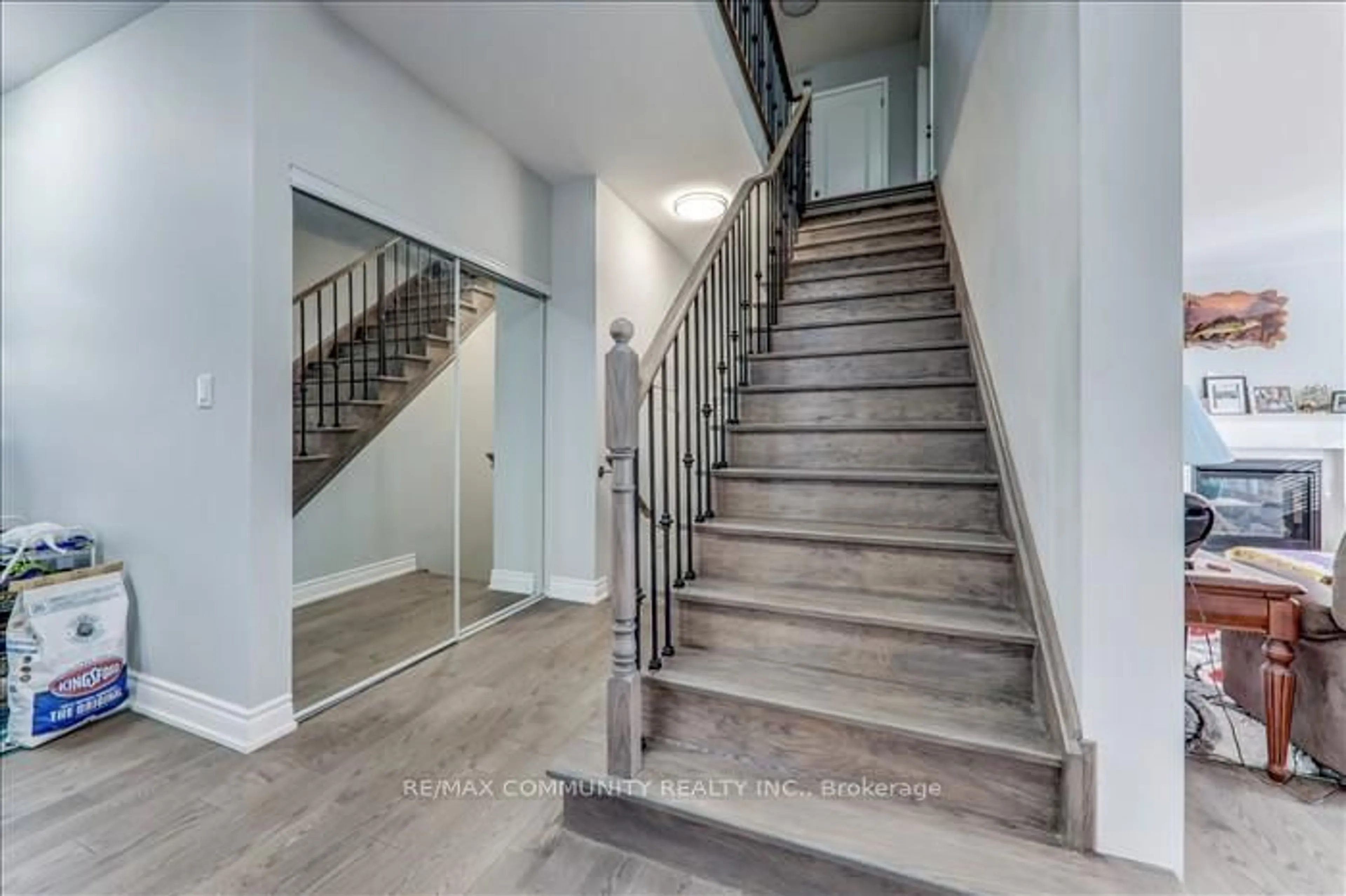 Stairs for 22 Sunderland Meadows Dr, Brock Ontario L0C 1H0
