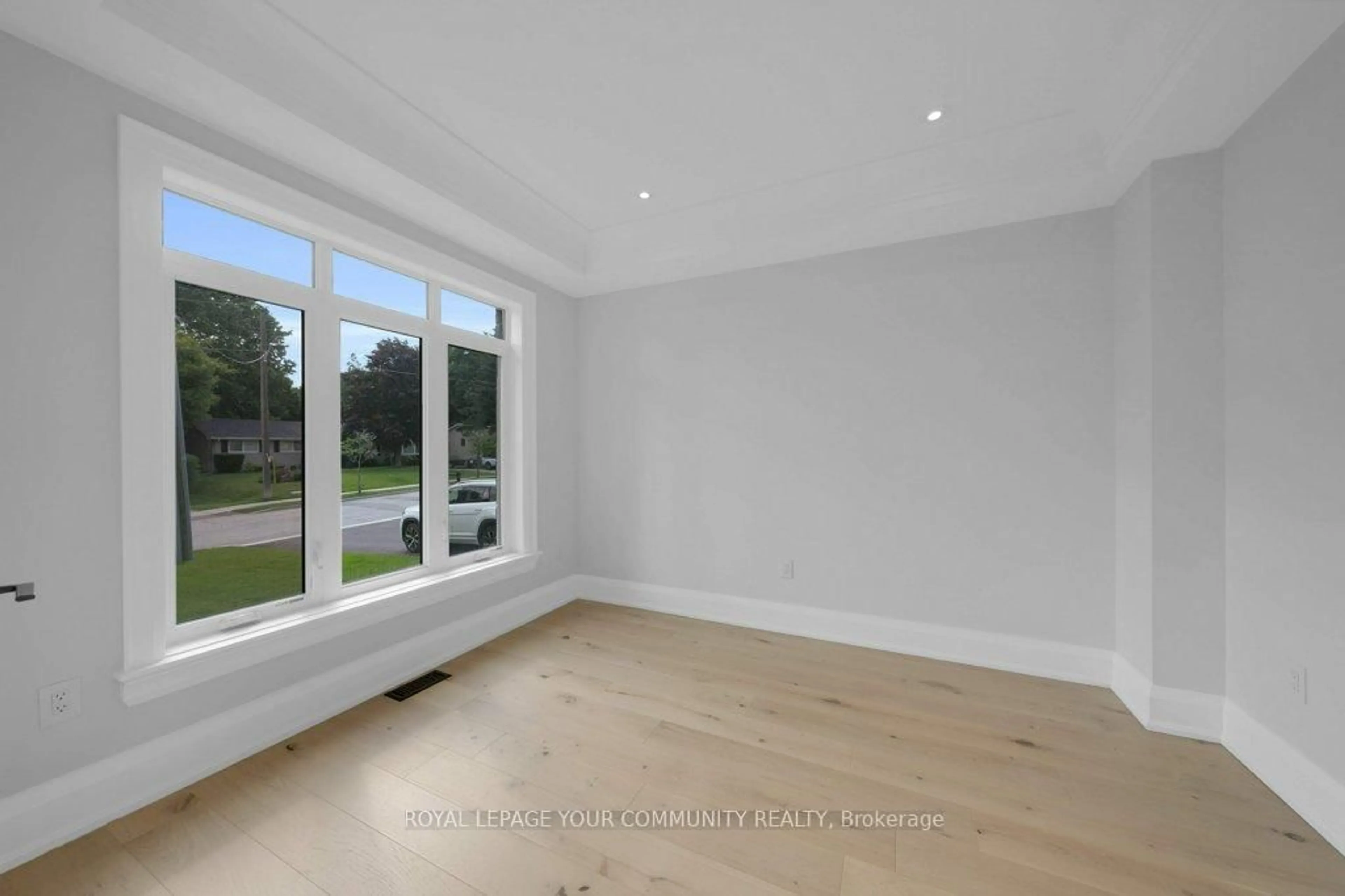 A pic of a room for 92 Howard Rd, Newmarket Ontario L3Y 3G7