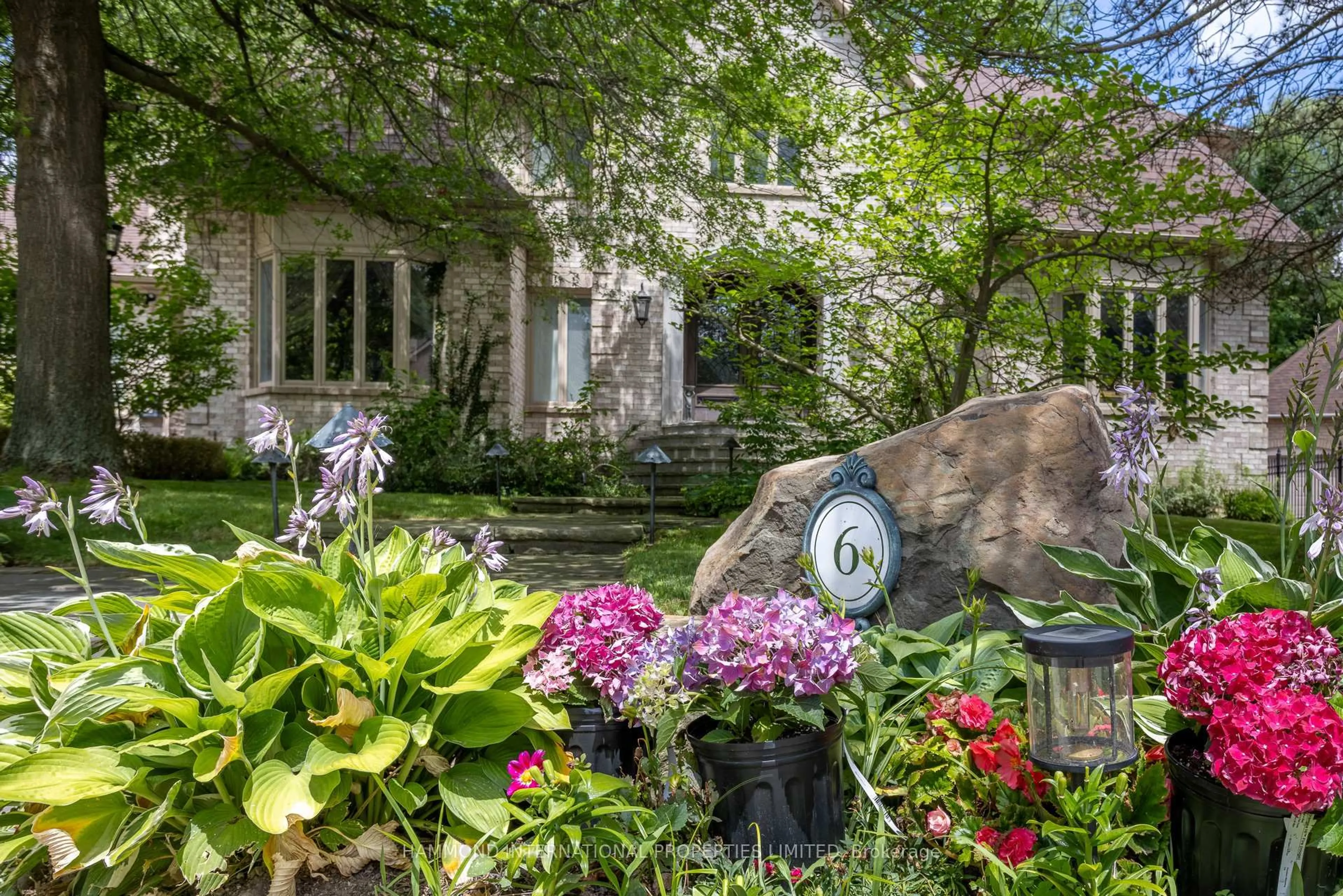 Patio, street for 6 Fairfield Pl, Markham Ontario L3T 7M7