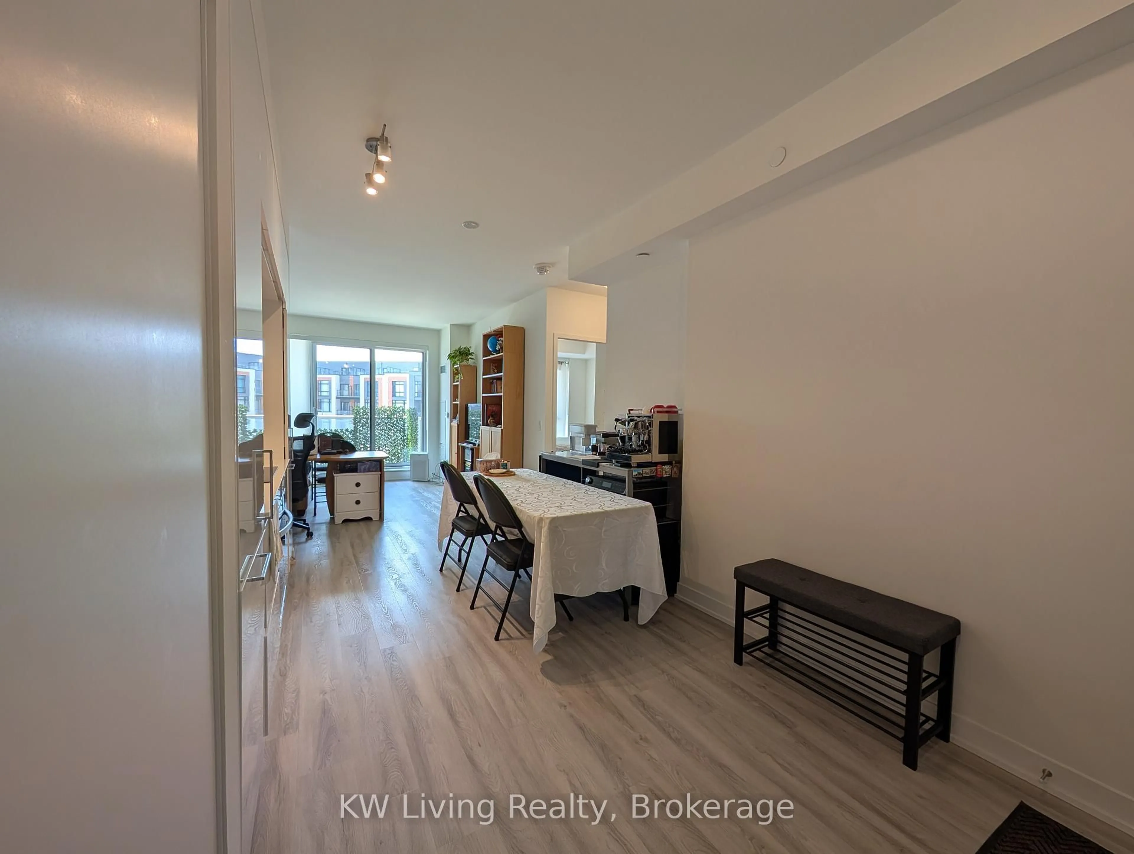 A pic of a room for 6 David Eyer Rd #218, Richmond Hill Ontario L4S 0N5