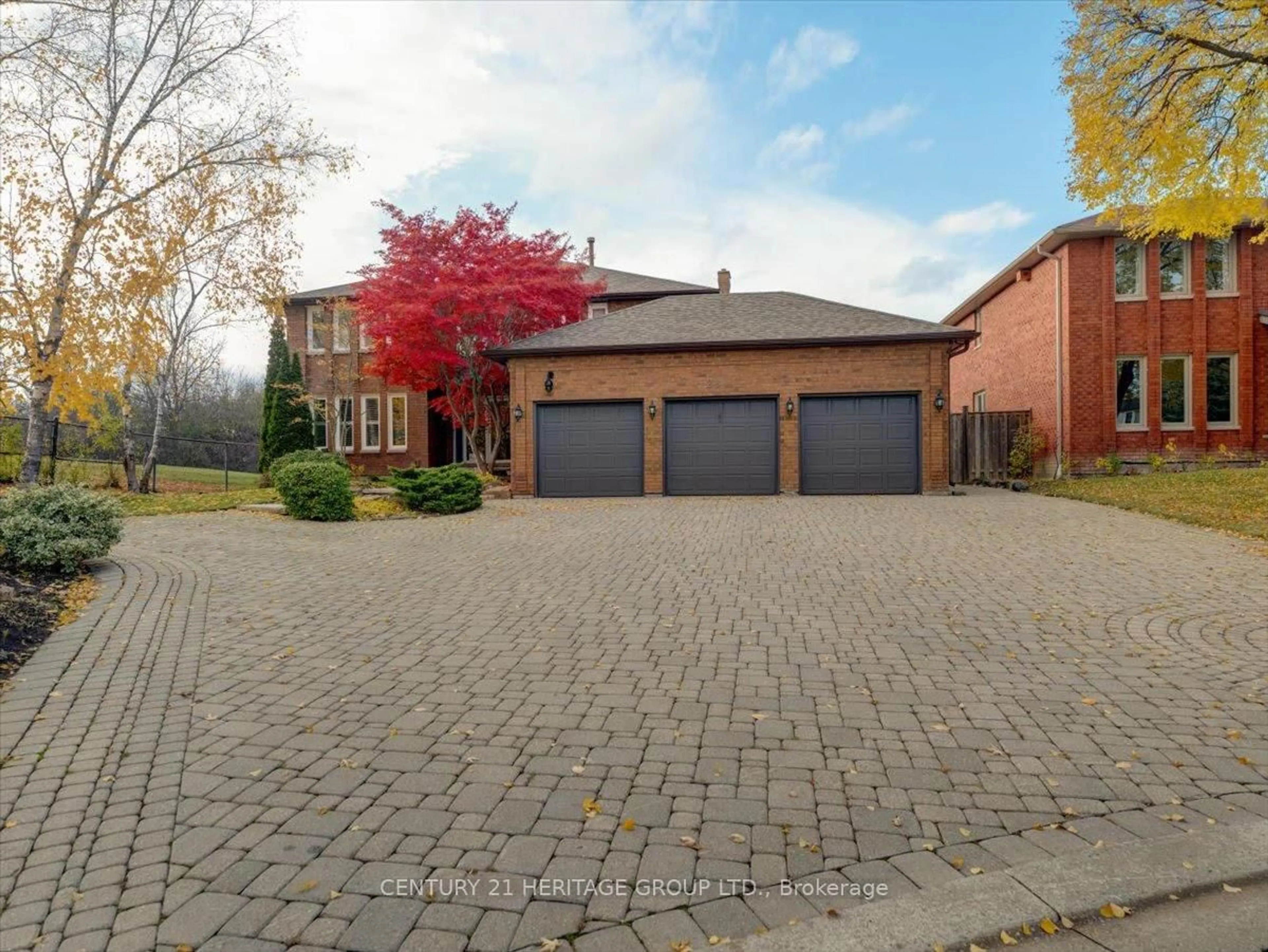 Home with brick exterior material, street for 28 Bridgend Crt, Vaughan Ontario L4L 3L3