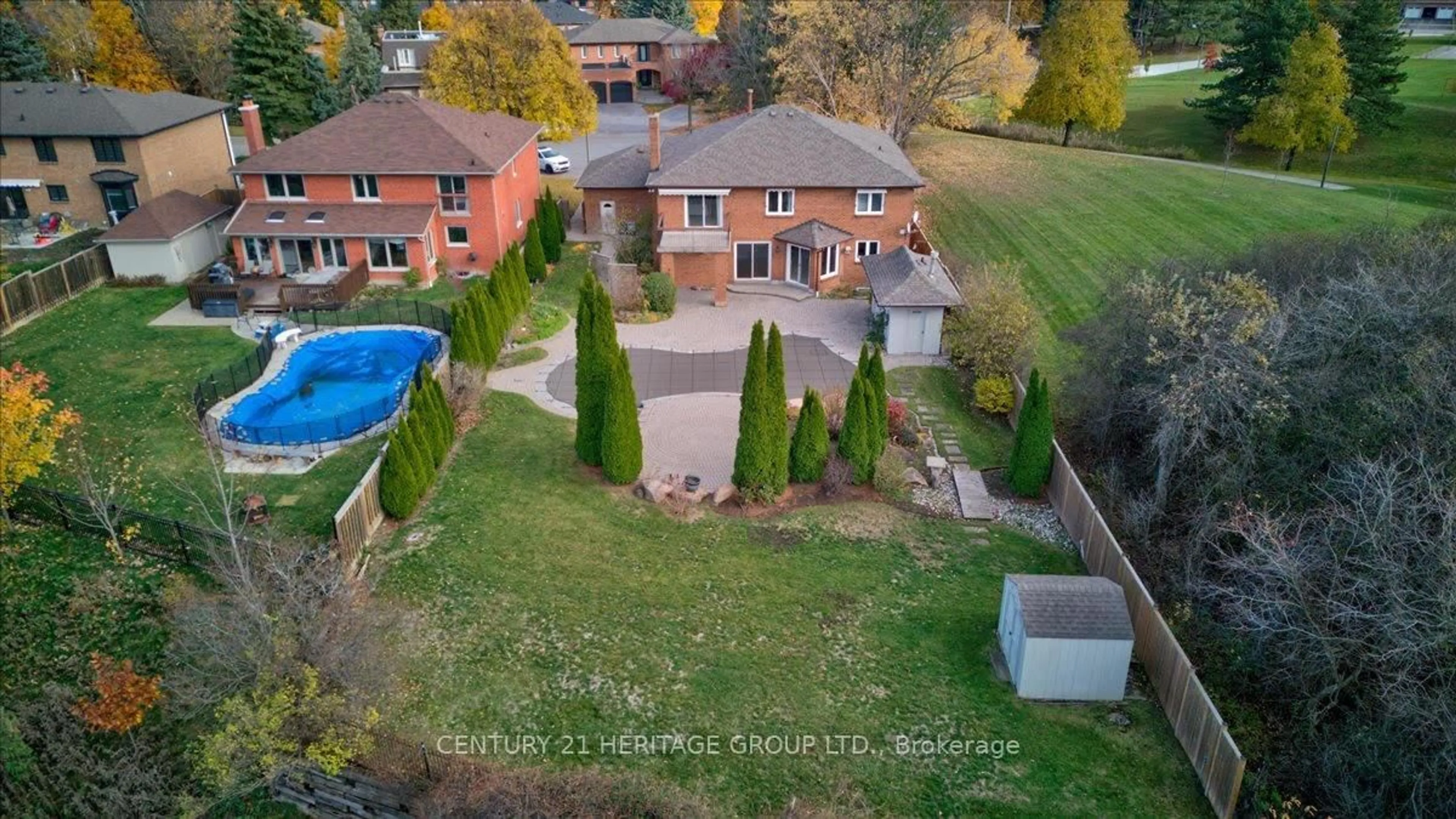 A pic from outside/outdoor area/front of a property/back of a property/a pic from drone, unknown for 28 Bridgend Crt, Vaughan Ontario L4L 3L3