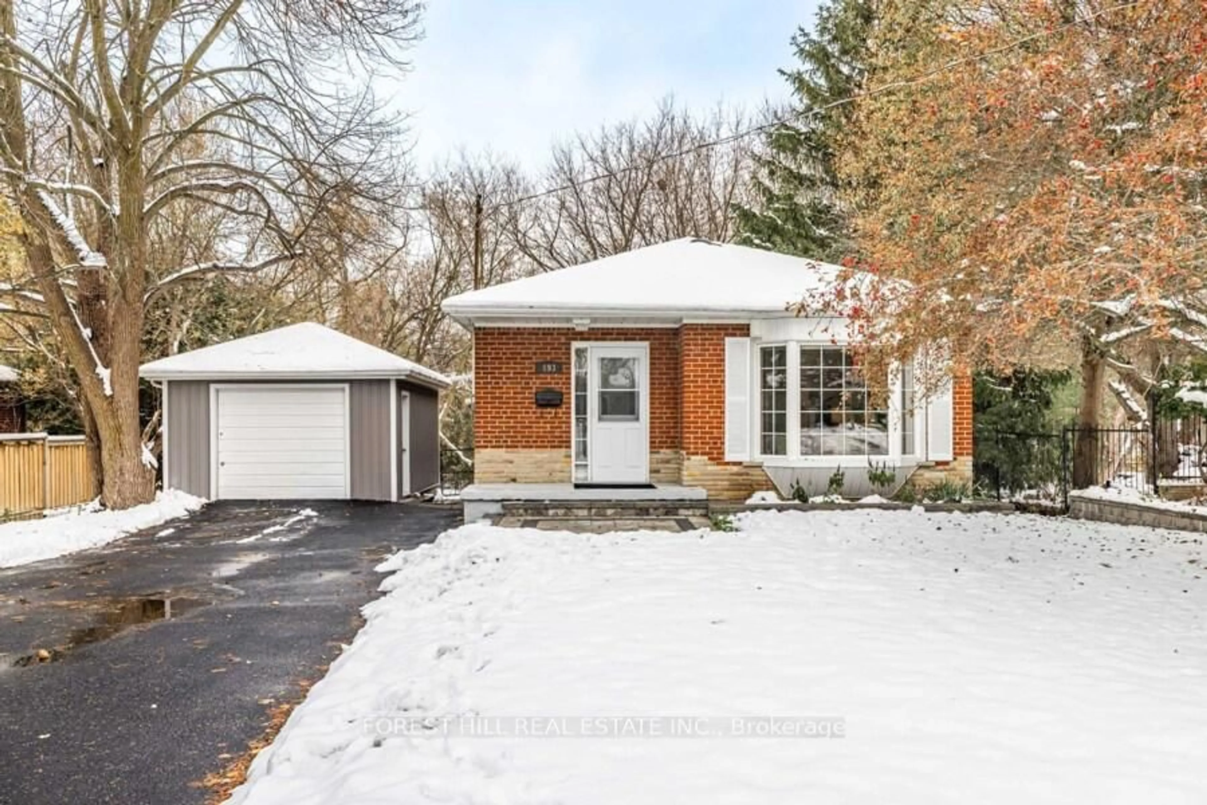 Home with brick exterior material, street for 893 Srigley St, Newmarket Ontario L3Y 1Y2