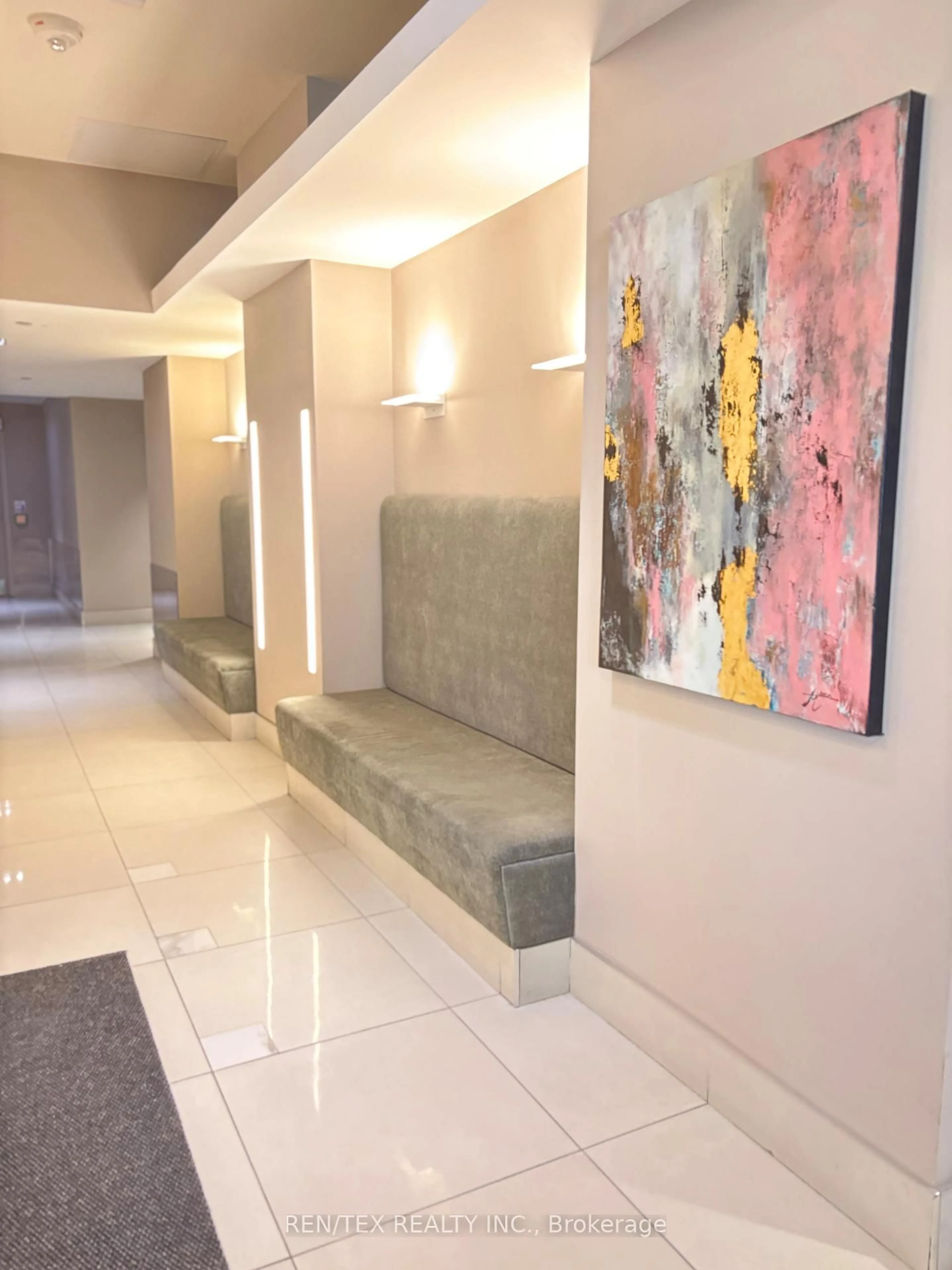 Lobby for 9618 Yonge St #1210, Richmond Hill Ontario L4C 0X5