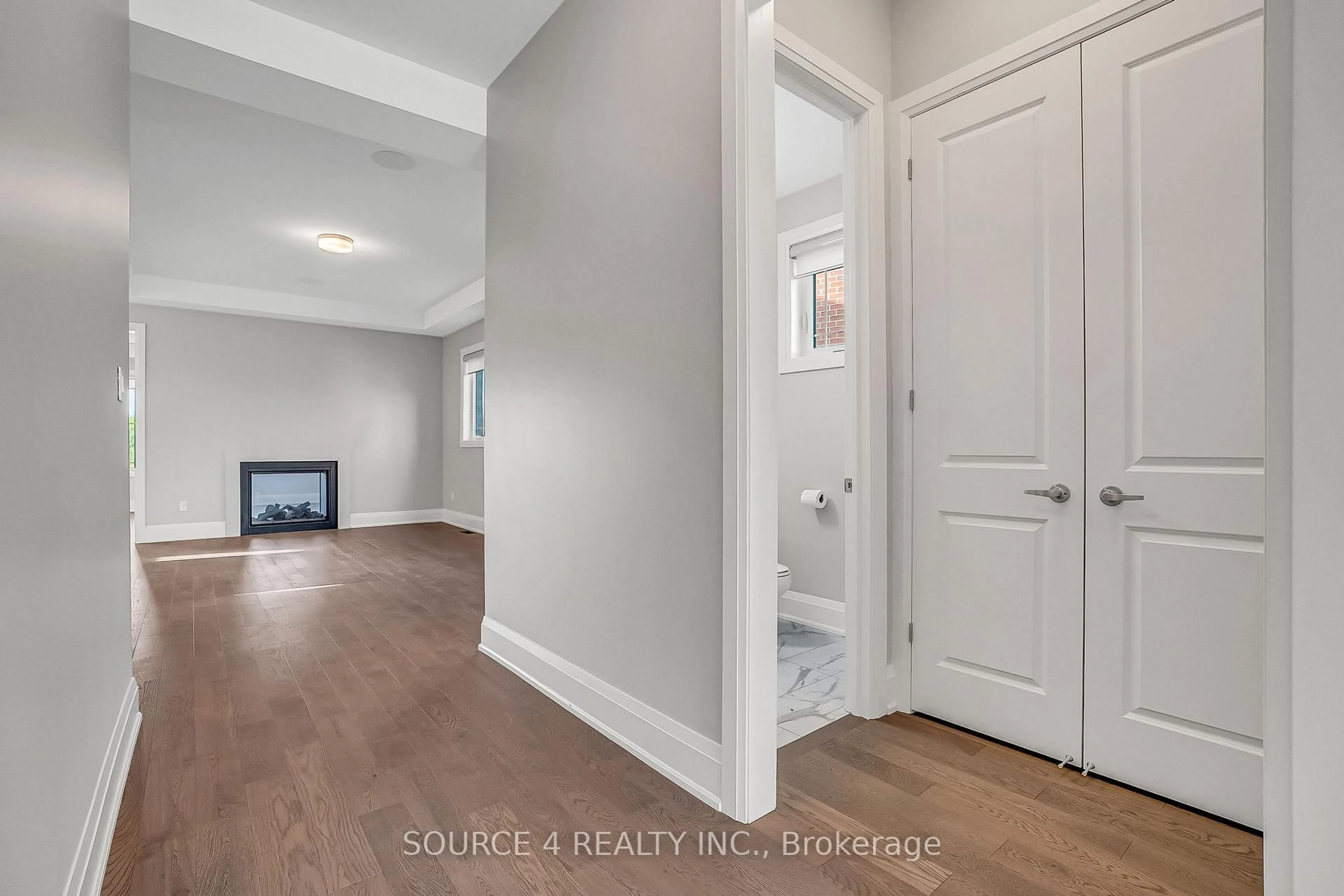 Indoor entryway for 522 Kleinburg Summit Way, Vaughan Ontario L4H 4T5