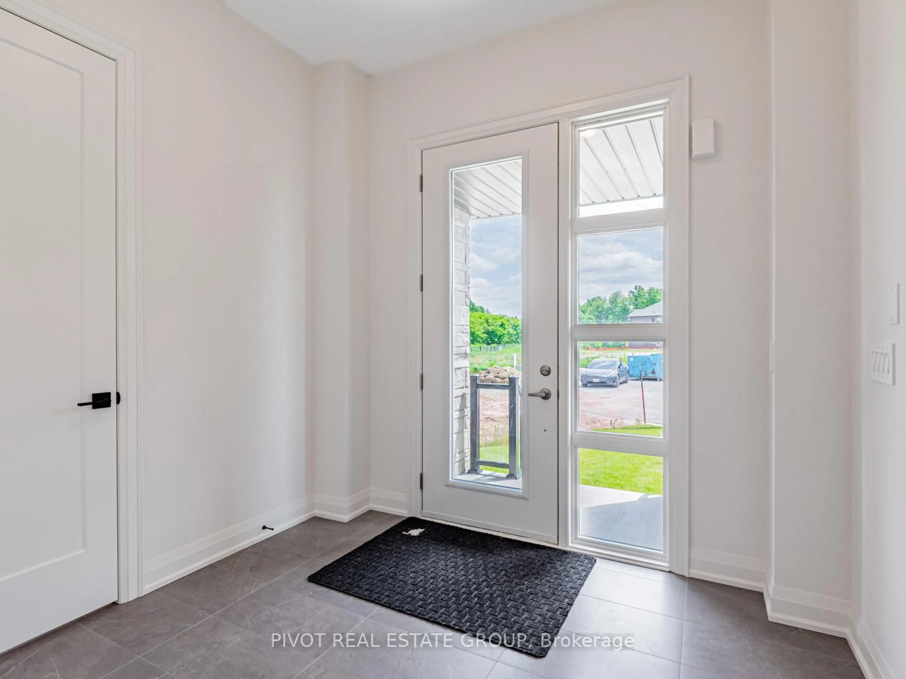 Indoor entryway for 34 Montorio Dr, Richmond Hill Ontario L4E 1N4