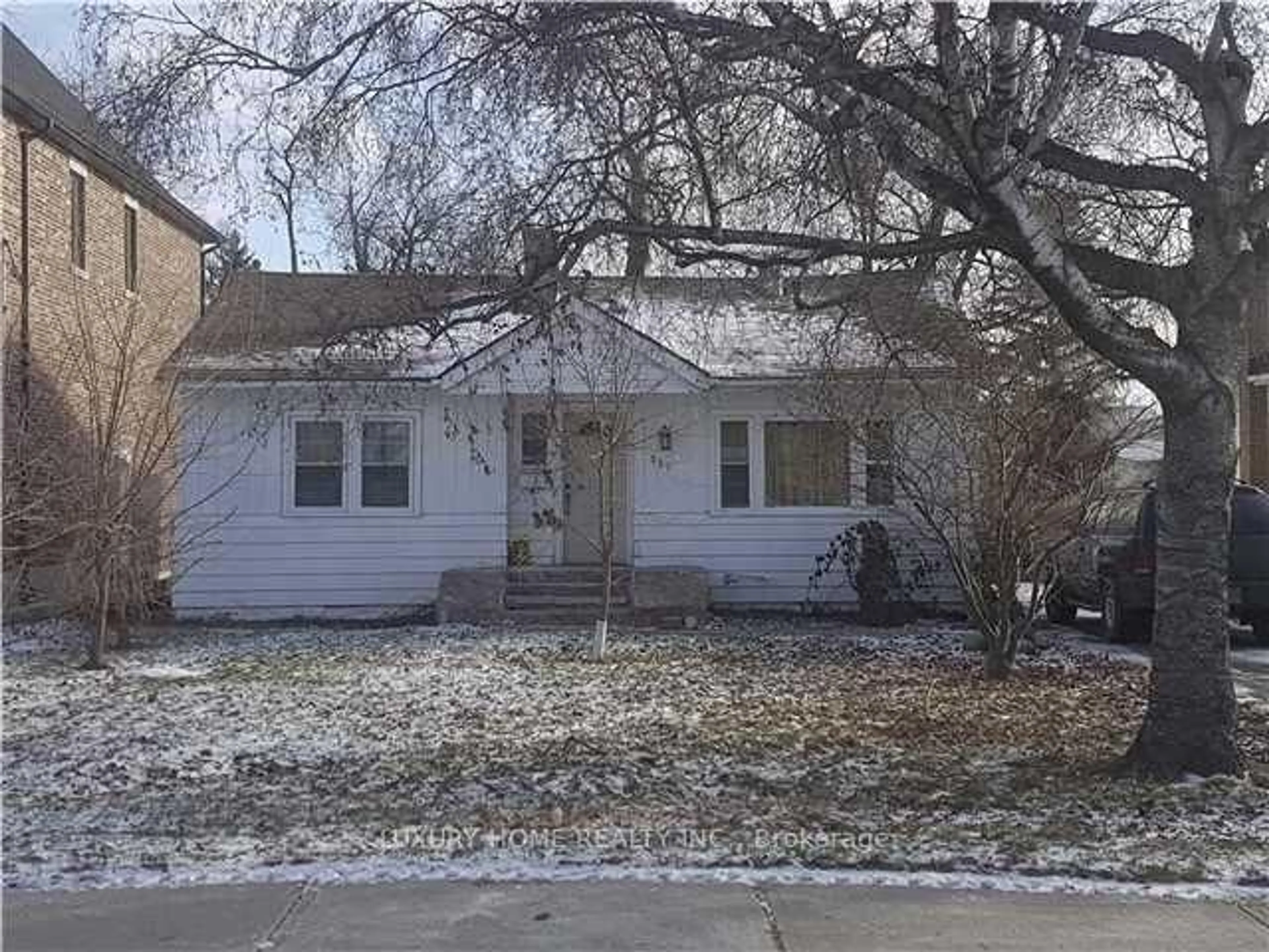 Unknown for 229 Lawrence Ave, Richmond Hill Ontario L4C 1Z7