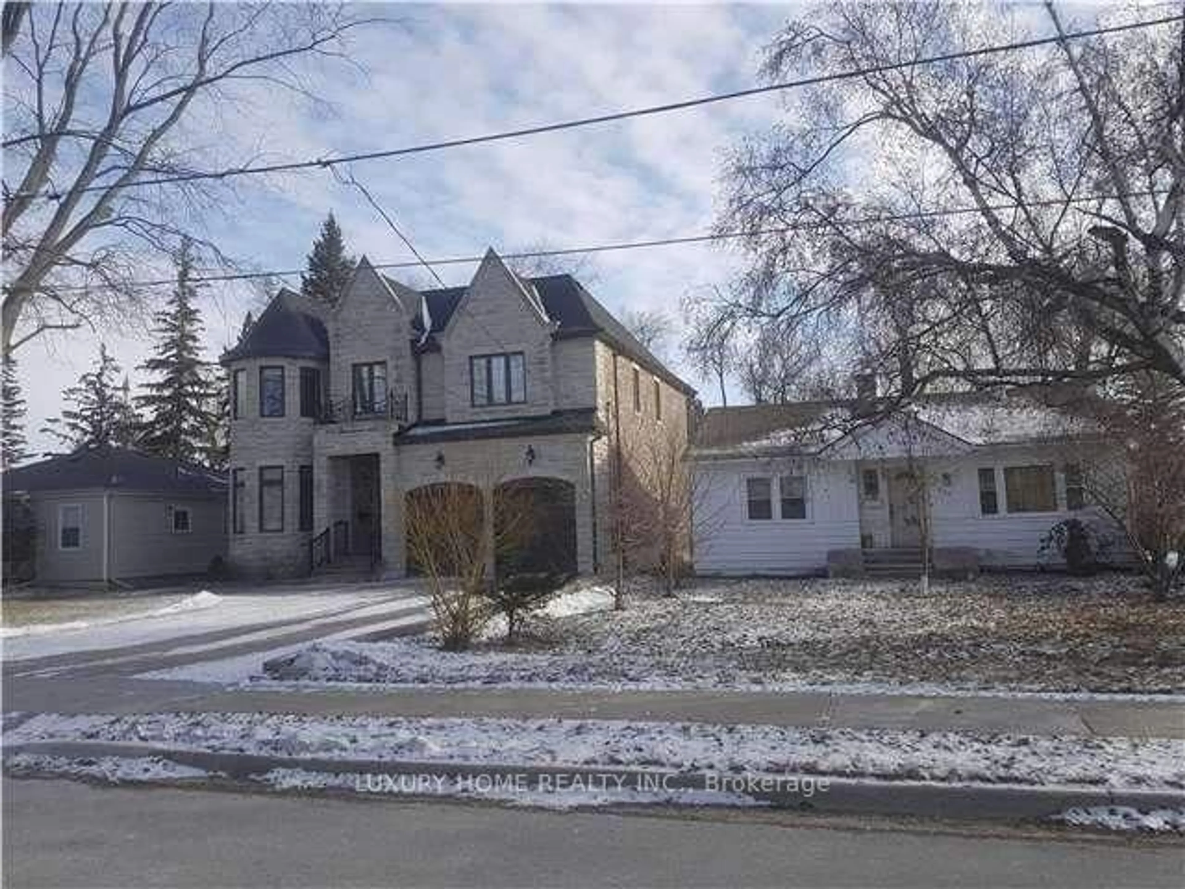 Home with brick exterior material, street for 229 Lawrence Ave, Richmond Hill Ontario L4C 1Z7