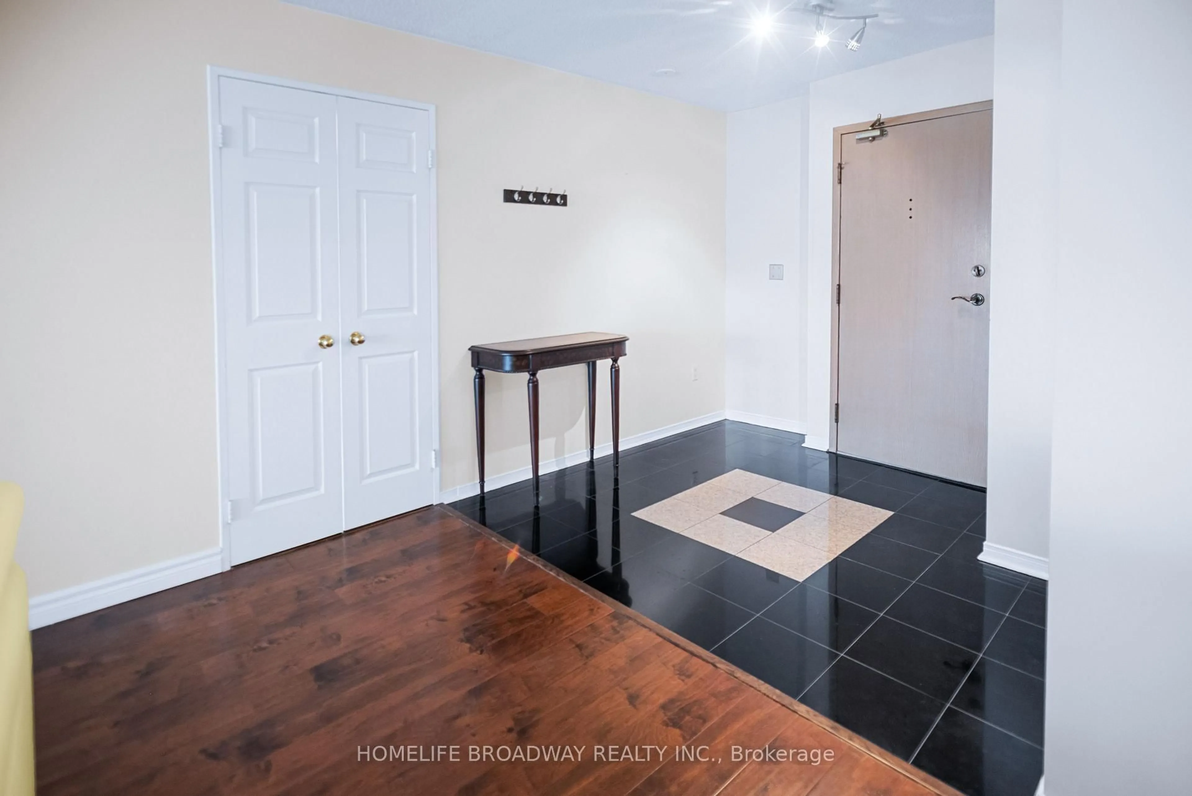 Indoor entryway for 7825 Bayview Ave #1319, Markham Ontario L3T 7N2