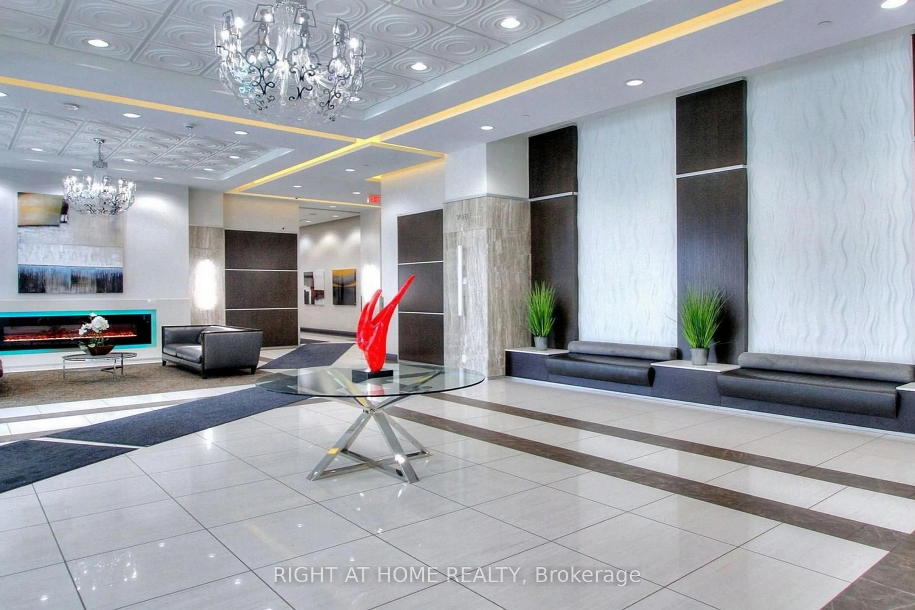 Lobby for 7161 Yonge St #1127, Markham Ontario L3T 0C8