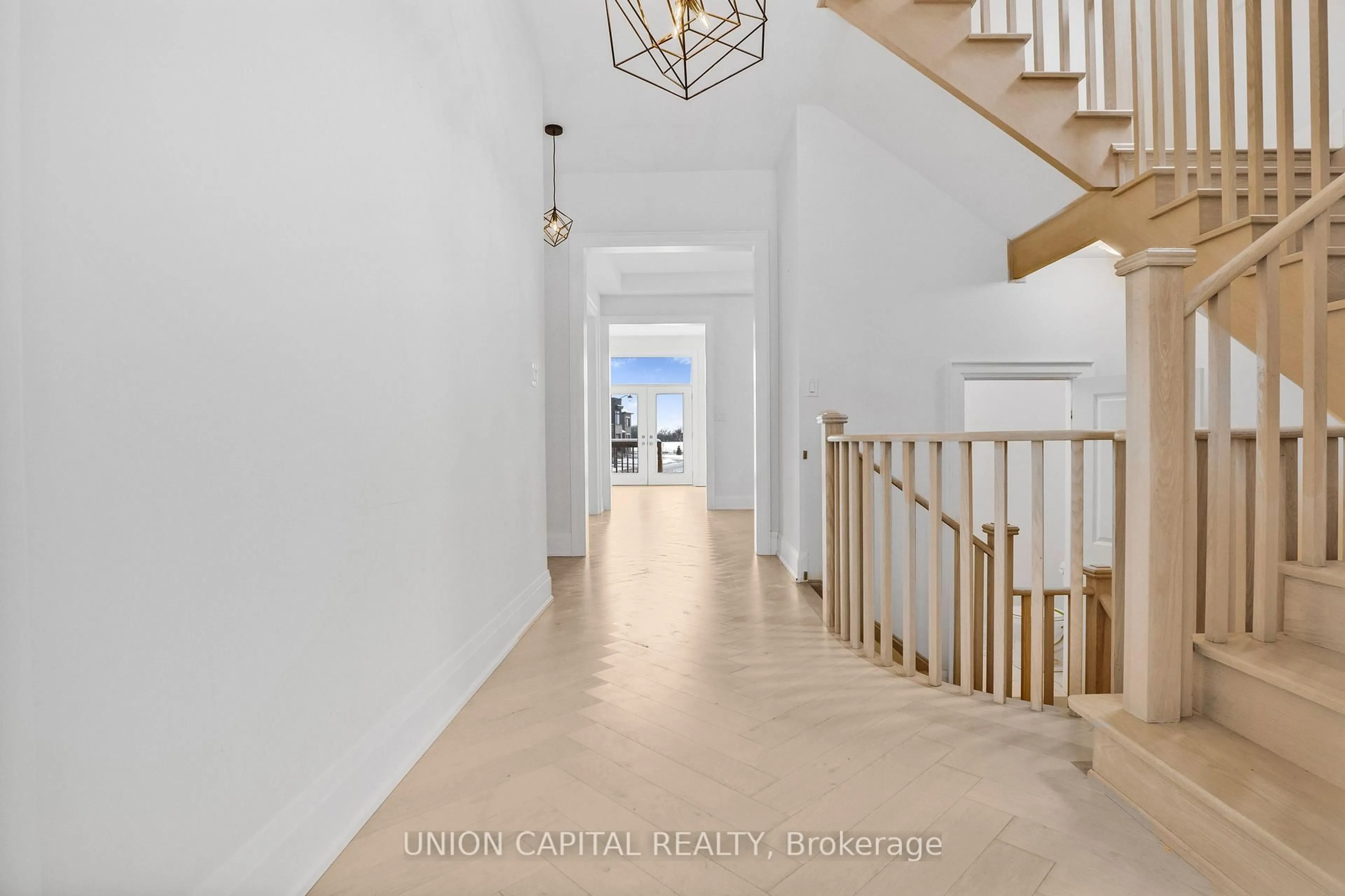 Indoor entryway for 294 Wesmina Ave, Whitchurch-Stouffville Ontario L4A 5C2