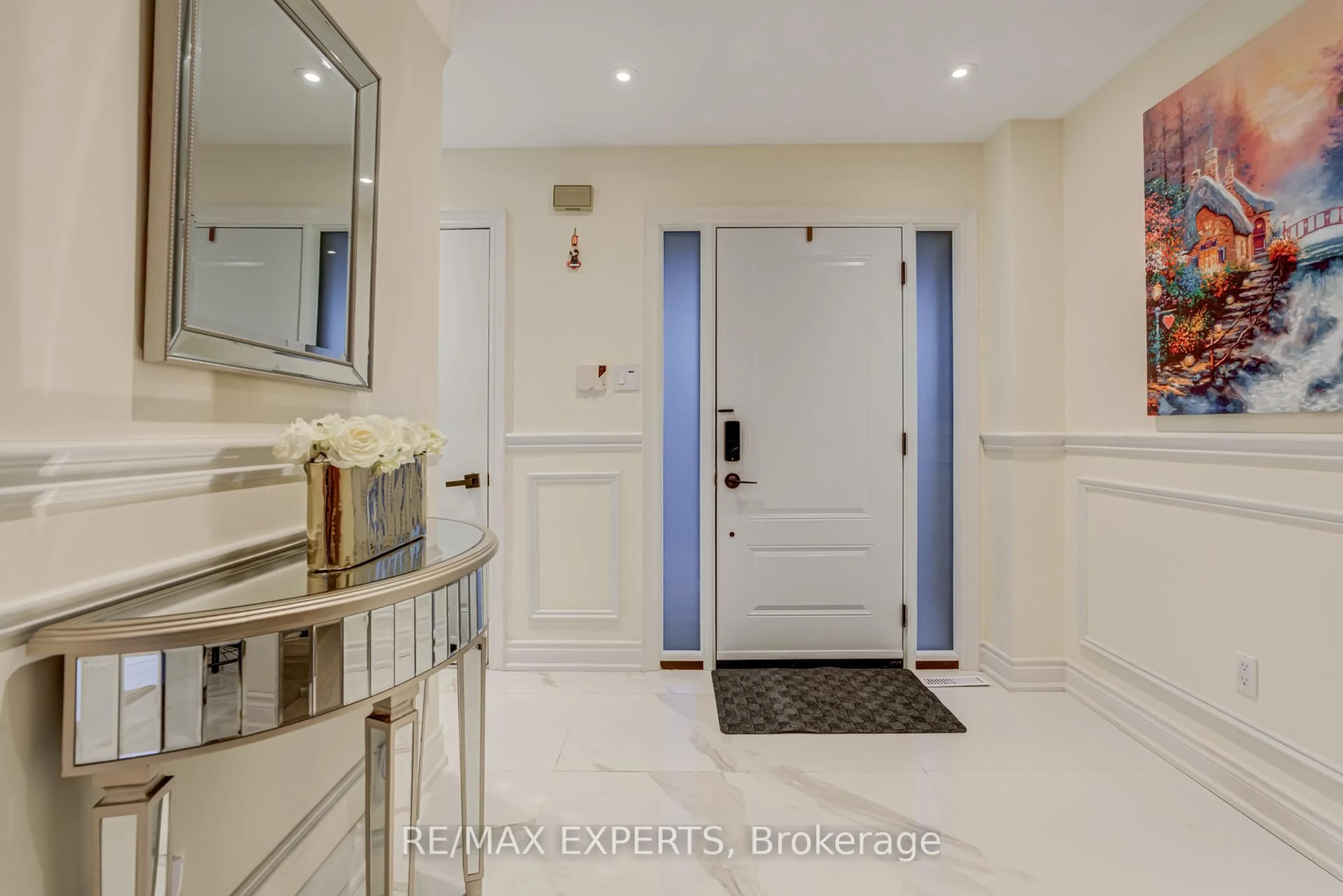 Indoor foyer for 11 Belvedere Cres, Richmond Hill Ontario L4C 8W3