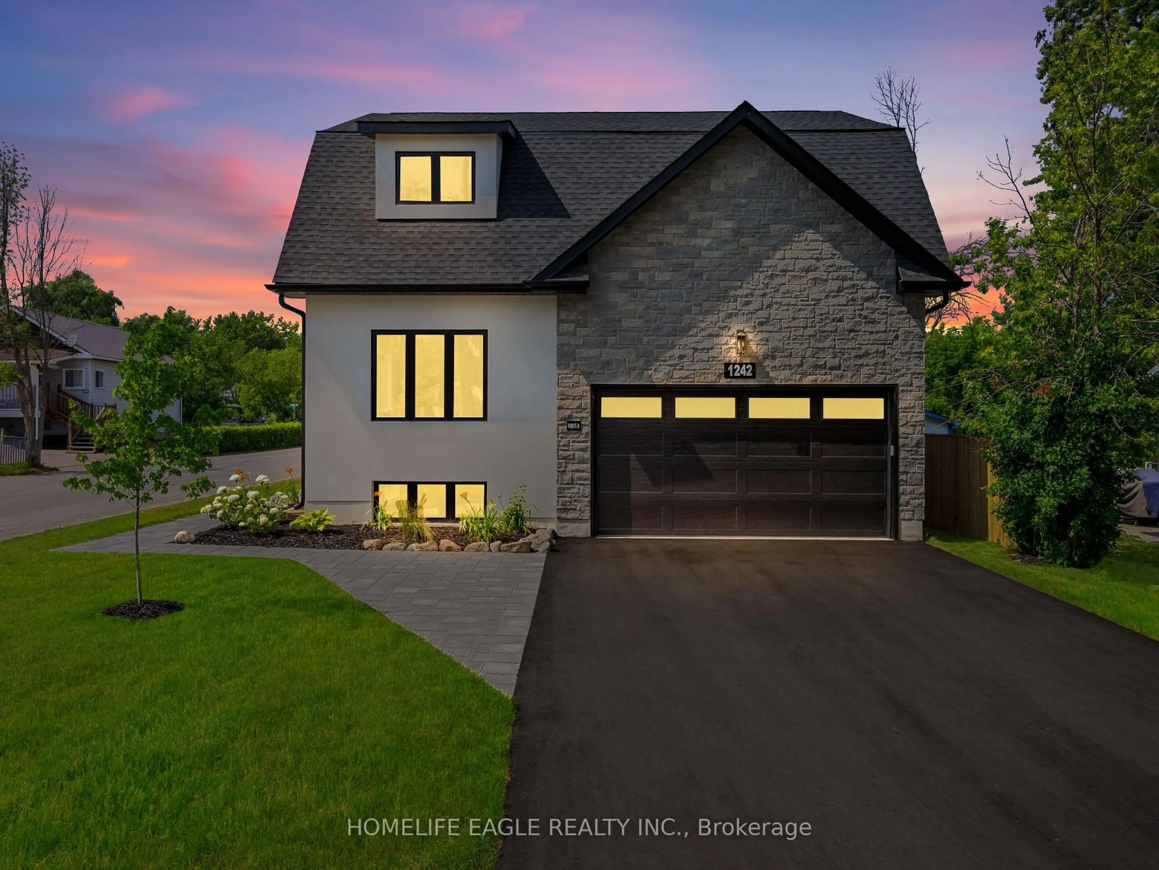 Home with brick exterior material, street for 1242 Killarney Beach Rd, Innisfil Ontario L0L 1W0