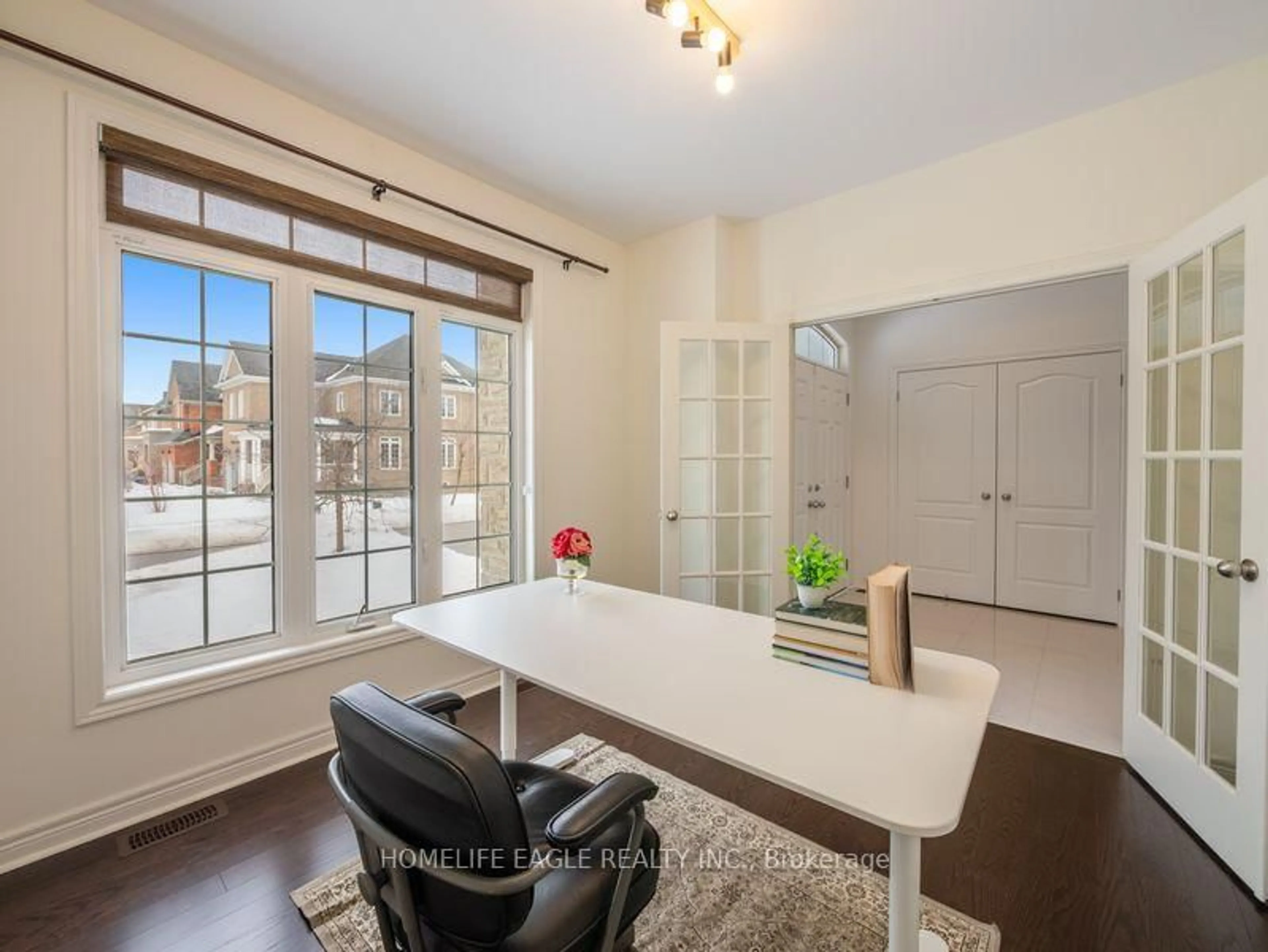 A pic of a room for 27 Scarlet Way, Bradford West Gwillimbury Ontario L3Z 0T4