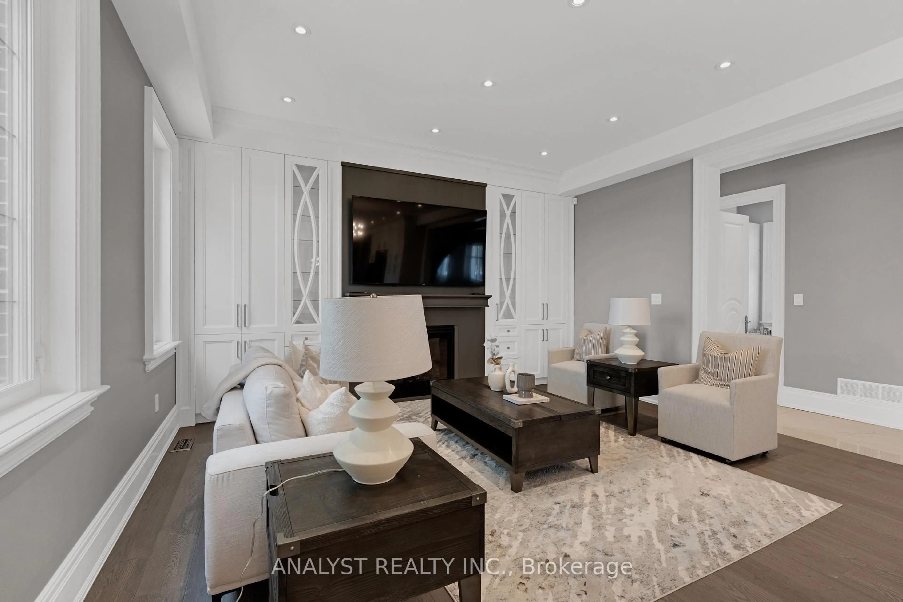 Living room with furniture, unknown for 10690 Islington Ave, Vaughan Ontario L0J 1C0