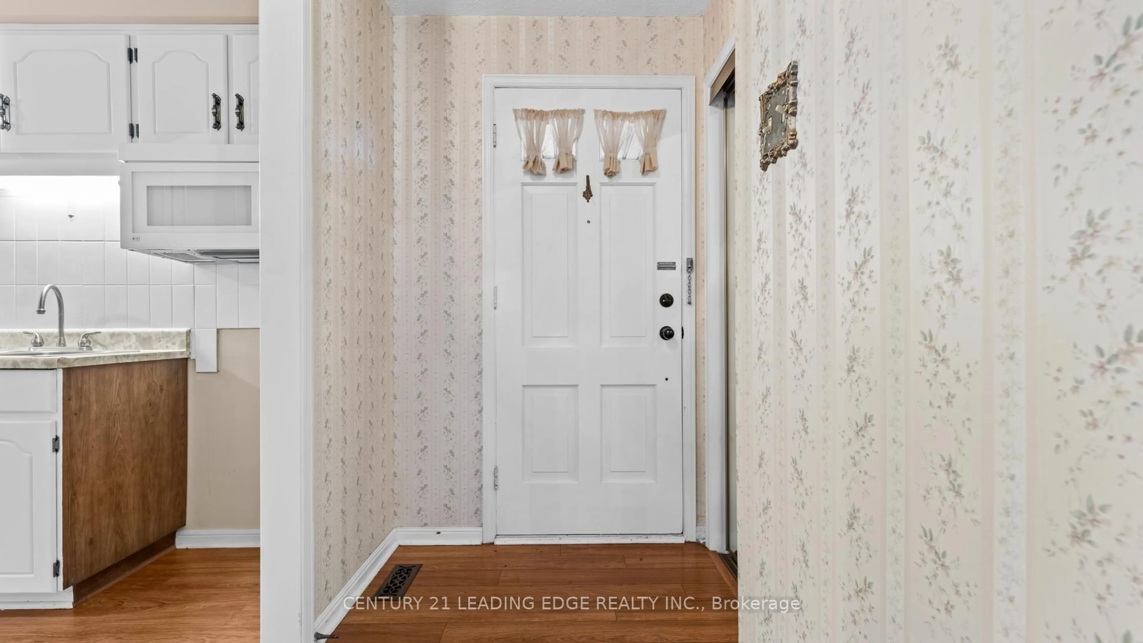 Indoor entryway for 15 Radford Cres, Markham Ontario L3P 4A2