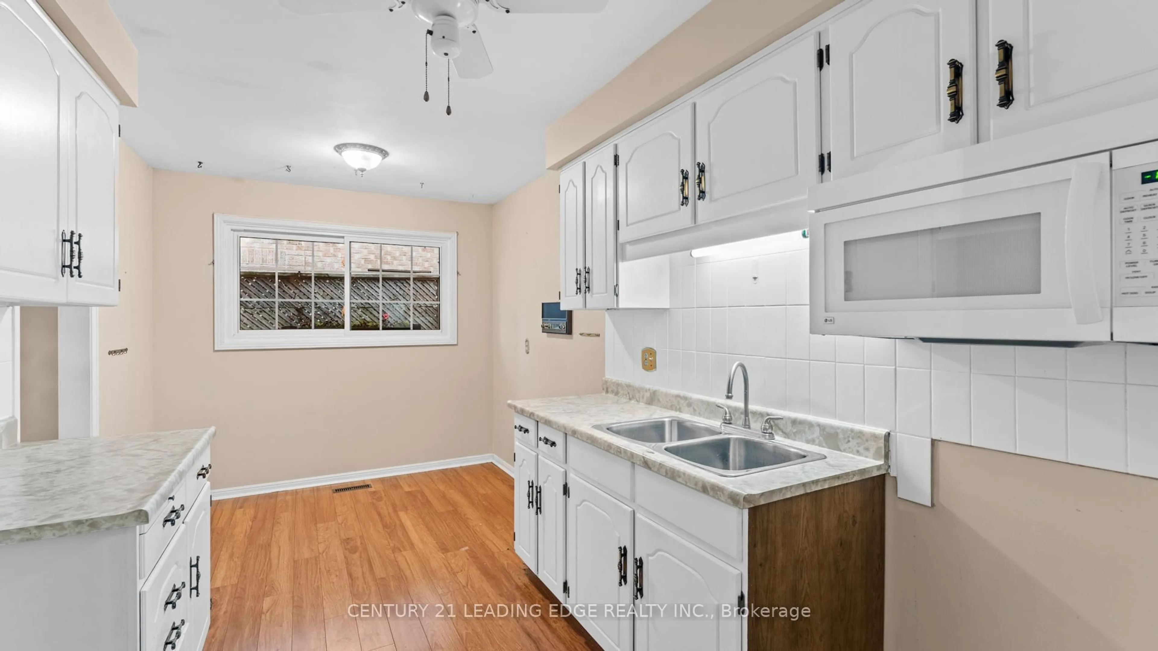 Standard kitchen, ceramic/tile floor for 15 Radford Cres, Markham Ontario L3P 4A2