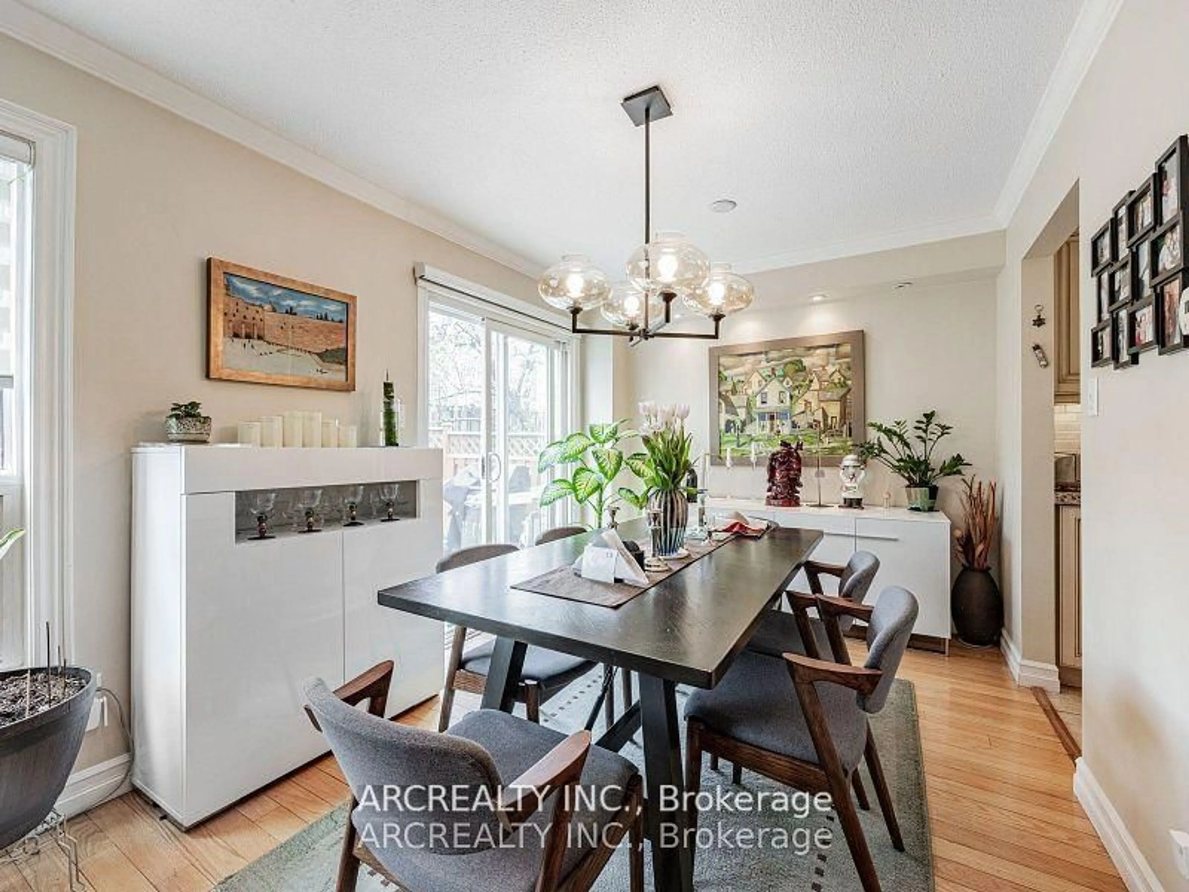 Dining room, ceramic/tile floor for 49 White Blvd, Vaughan Ontario L4J 5Z4