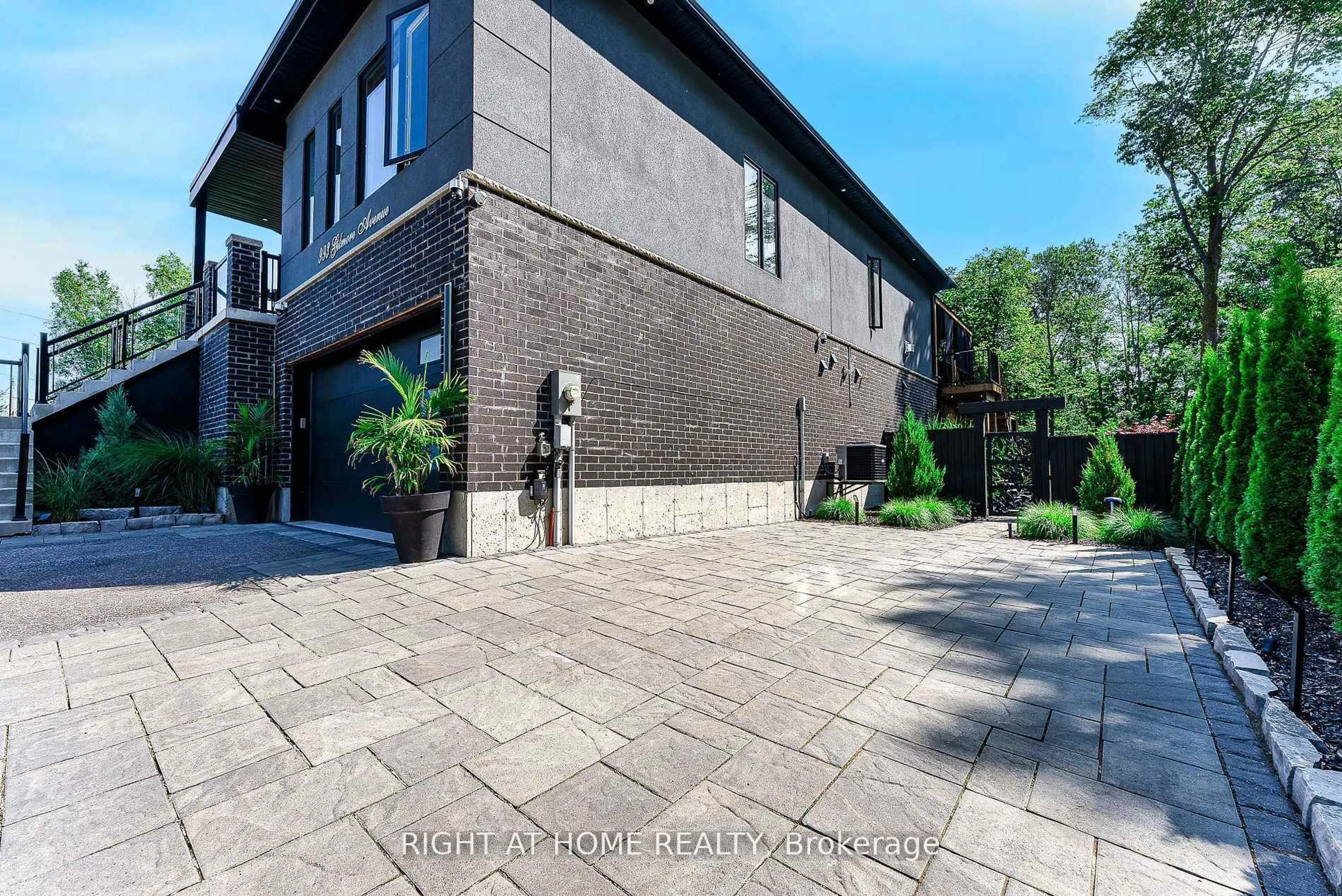 Home with brick exterior material, street for 993 Gilmore Ave, Innisfil Ontario L0L 1W0