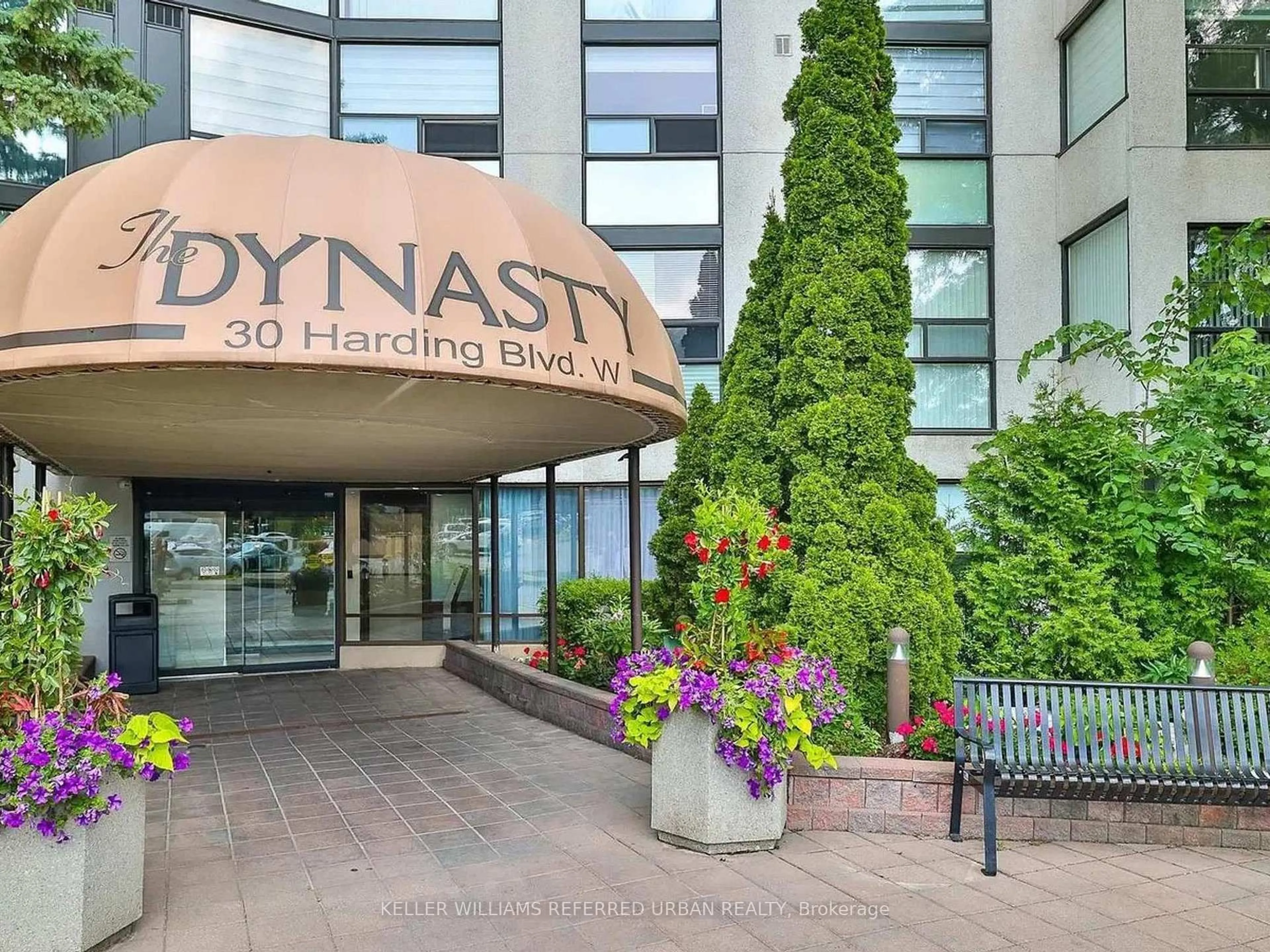 Indoor foyer for 30 Harding Blvd #803, Richmond Hill Ontario L4C 9M3