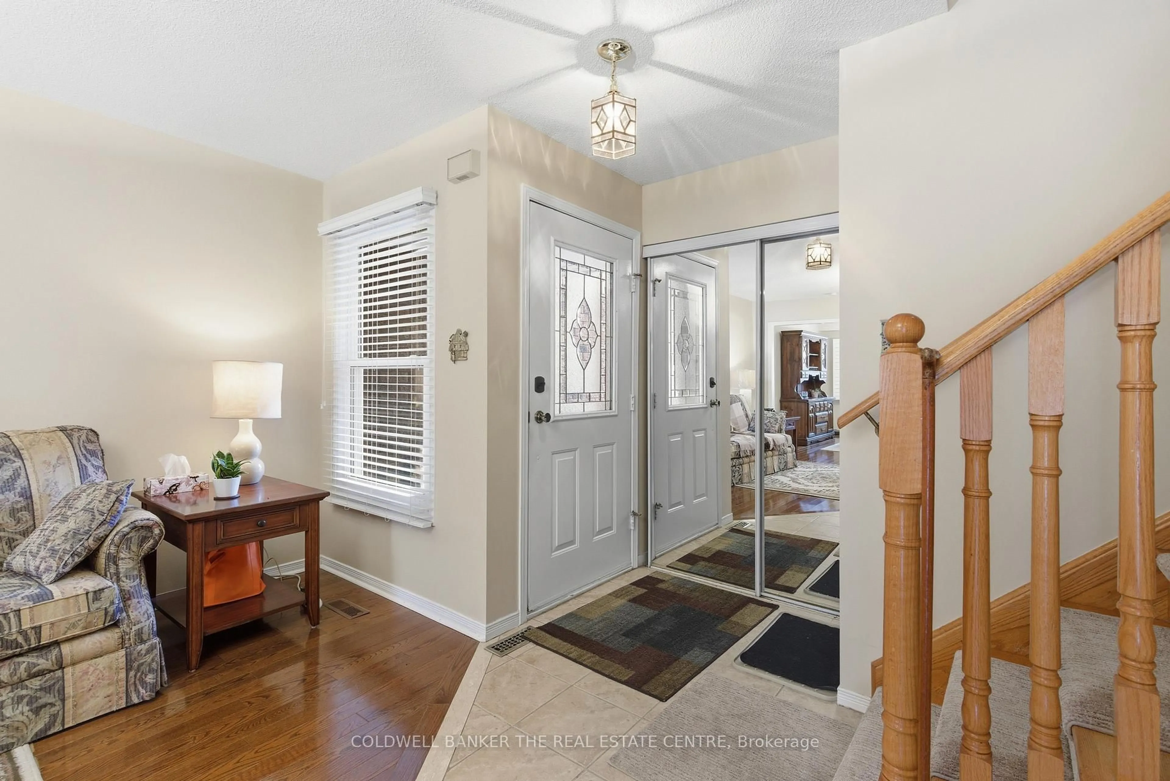 Indoor entryway for 796 Shanahan Blvd, Newmarket Ontario L3X 1P9