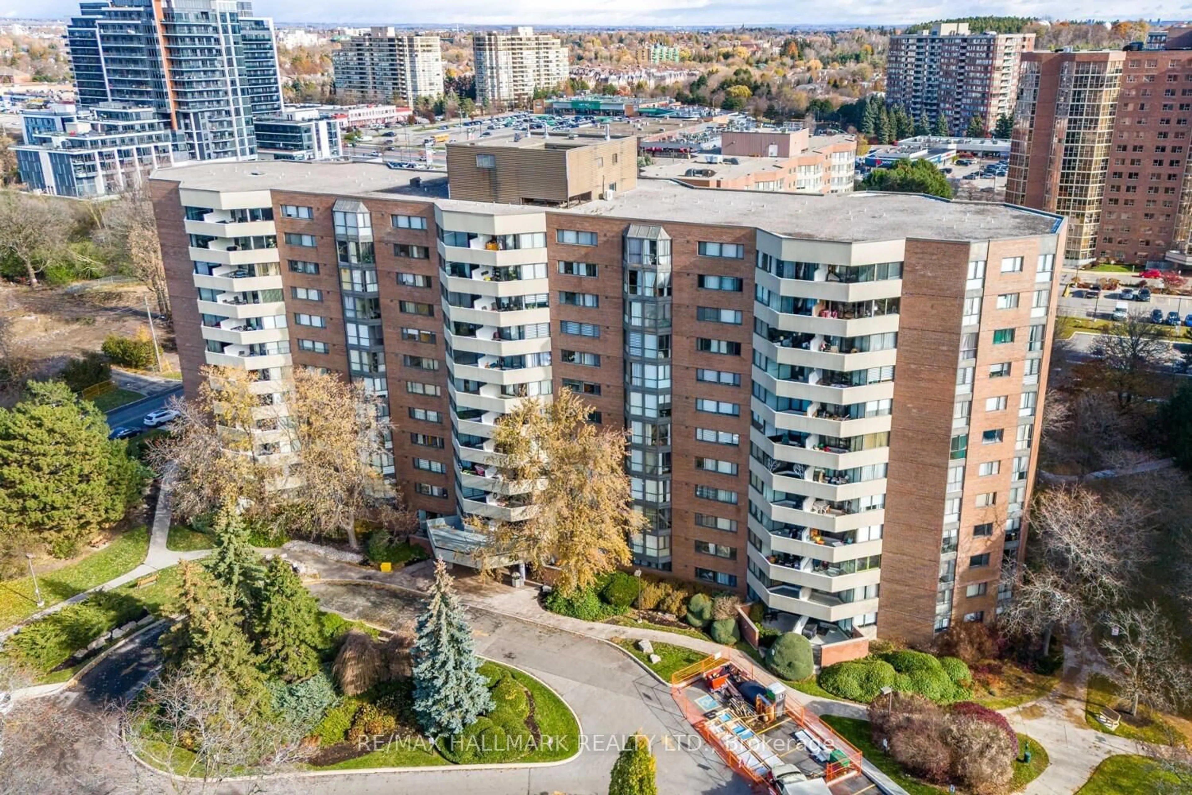 A pic from outside/outdoor area/front of a property/back of a property/a pic from drone, city buildings view from balcony for 50 Baif Blvd #207, Richmond Hill Ontario L4C 5L1