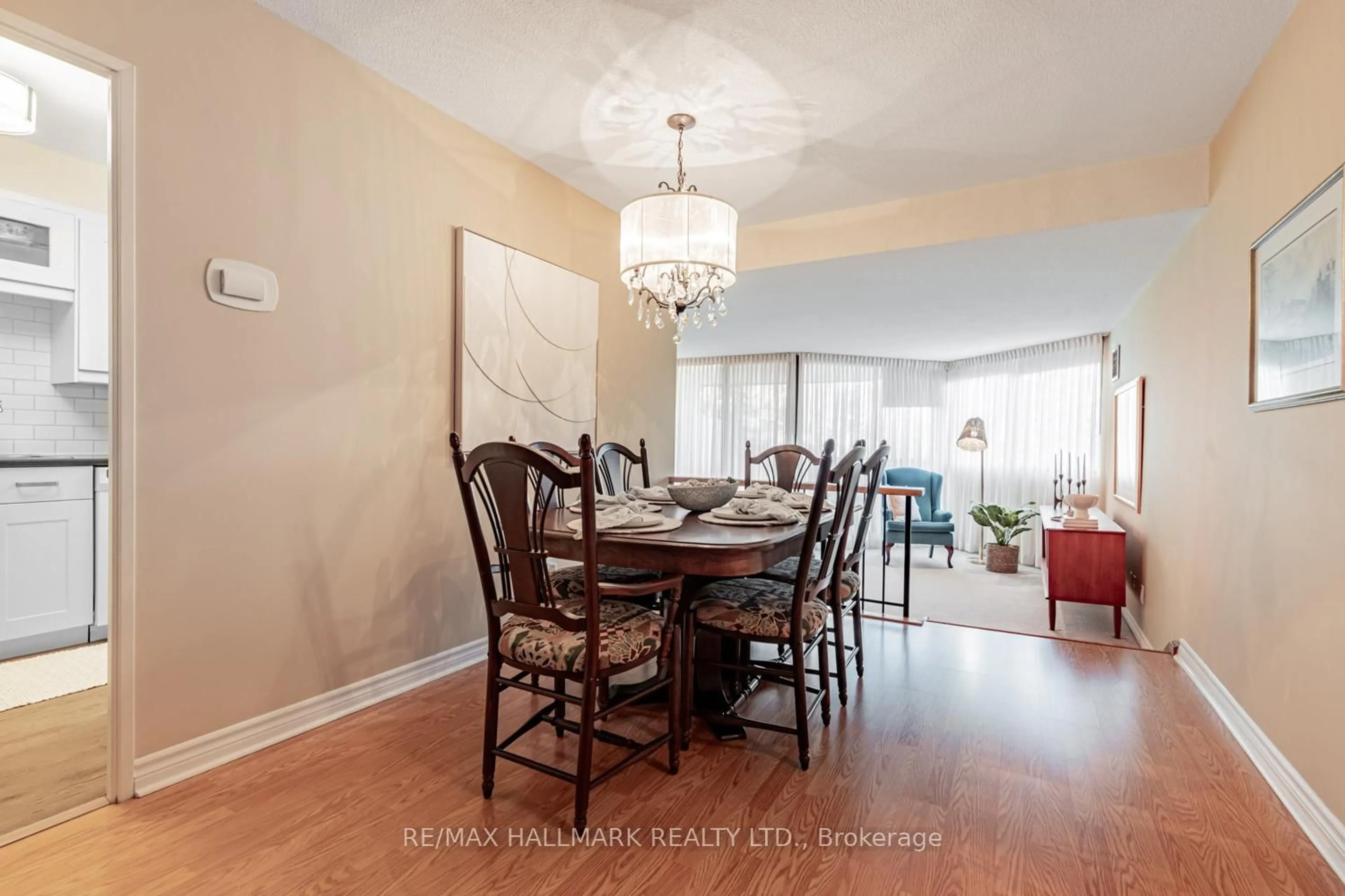 Dining room, wood/laminate floor for 50 Baif Blvd #207, Richmond Hill Ontario L4C 5L1