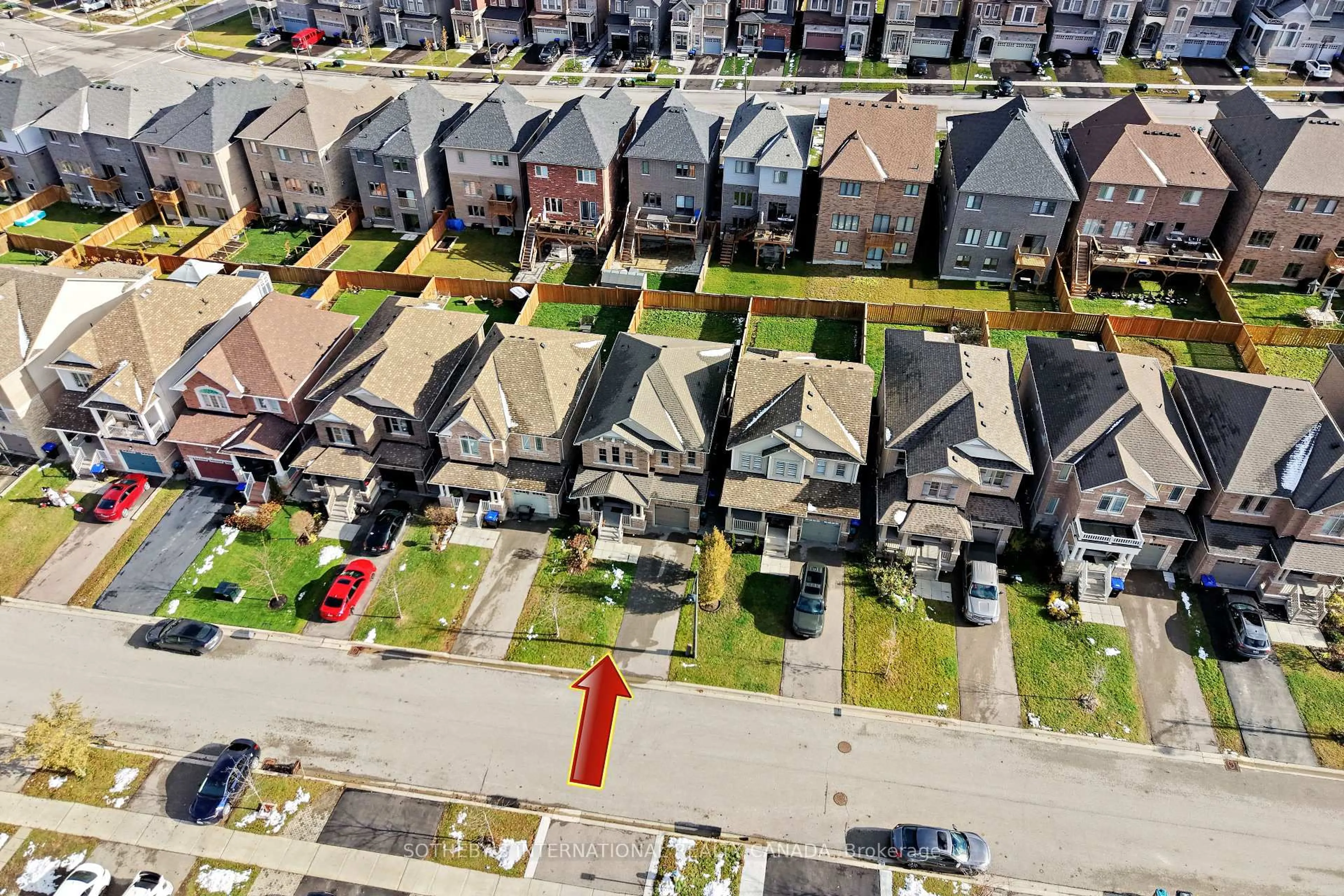 A pic from outside/outdoor area/front of a property/back of a property/a pic from drone, street for 29 Owens Rd, New Tecumseth Ontario L9R 0T3