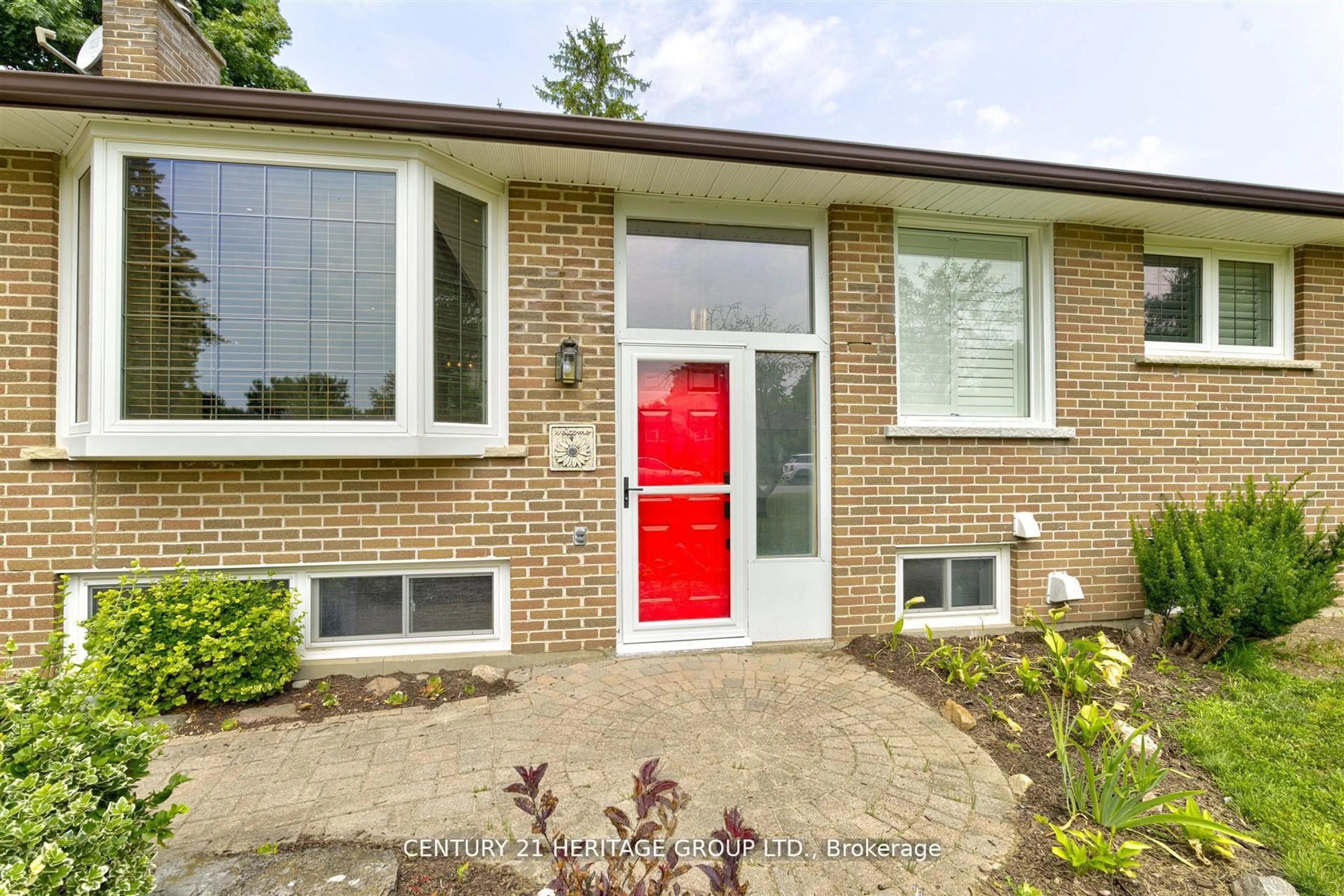 Home with brick exterior material, street for 10 Bachly Cres, King Ontario L7B 0E8