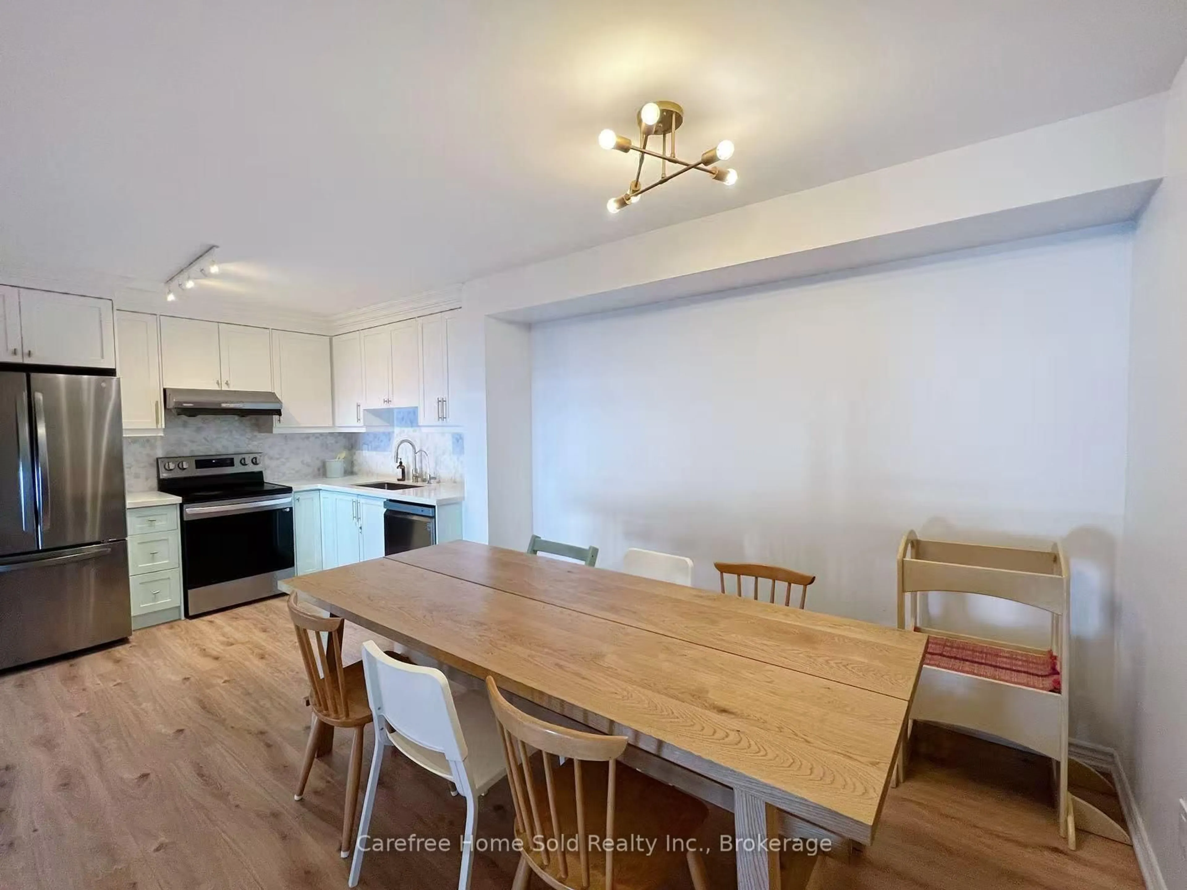 Unknown for 207 Milestone Cres, Aurora Ontario L4G 3M2