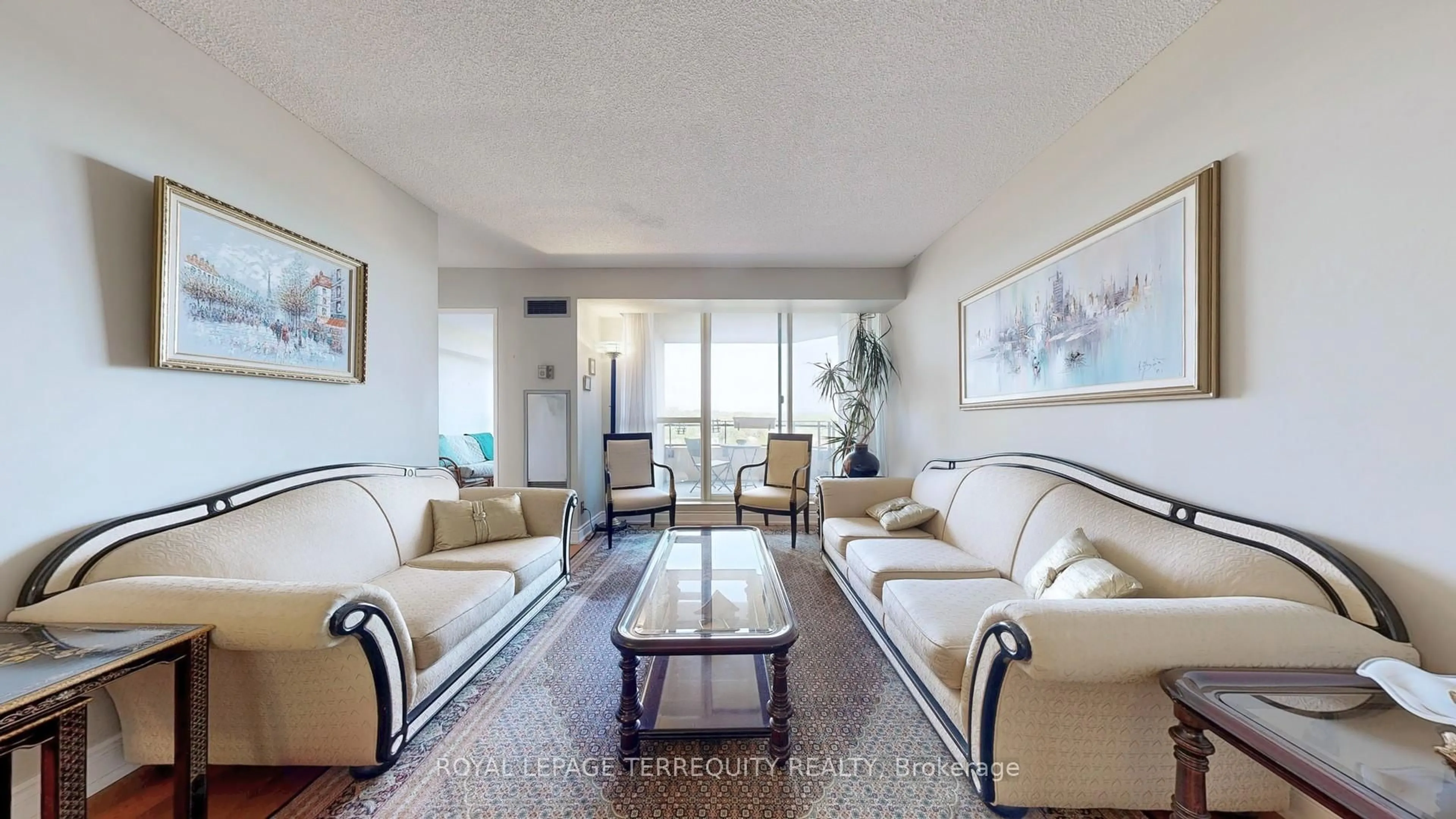 Living room with furniture, unknown for 32 Clarissa Dr #917, Richmond Hill Ontario L4C 9R7