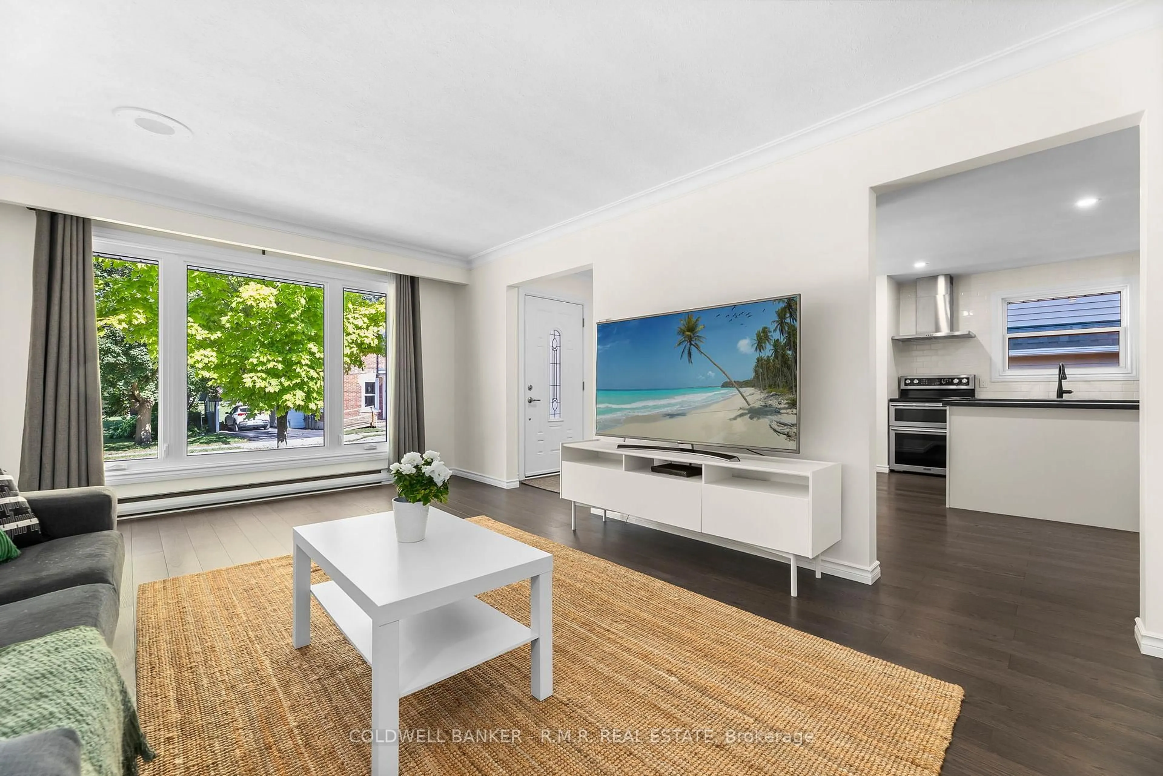 Living room with furniture, unknown for 42 Marietta St, Uxbridge Ontario L9P 1J5