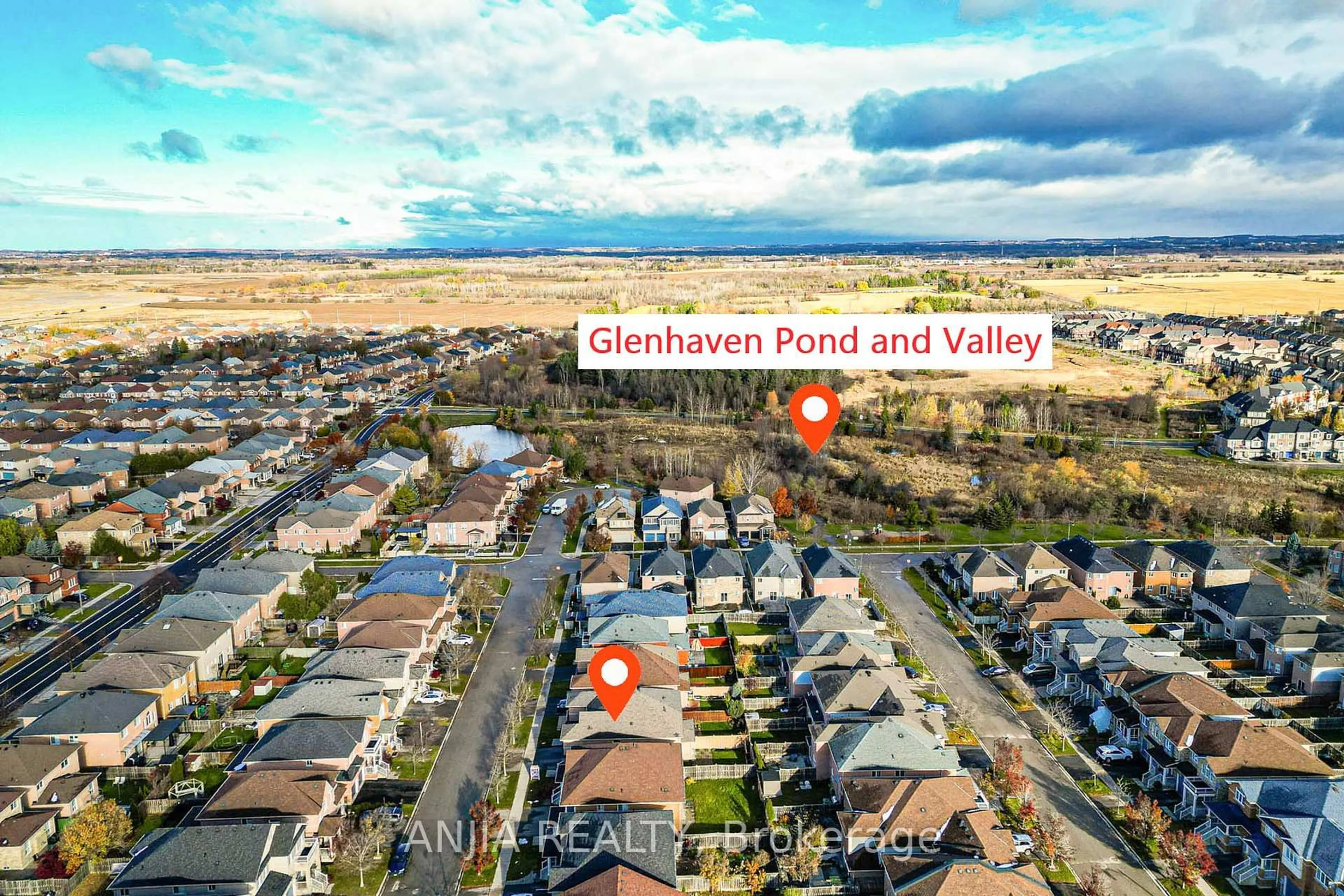 A pic from outside/outdoor area/front of a property/back of a property/a pic from drone, water/lake/river/ocean view for 53 Devonwood Dr, Markham Ontario L6C 3E9
