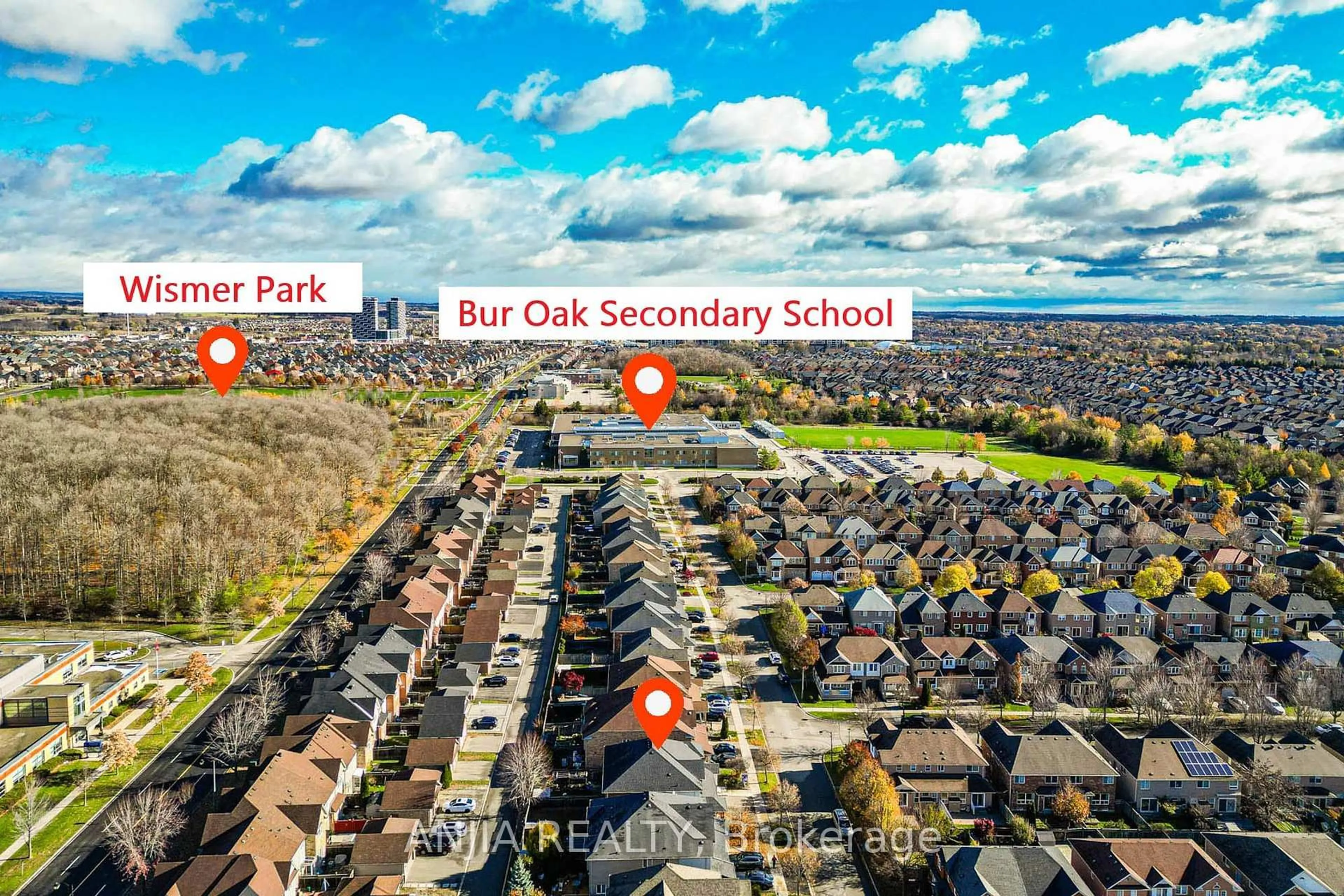 A pic from outside/outdoor area/front of a property/back of a property/a pic from drone, street for 10 Wingrove St, Markham Ontario L6E 1G6