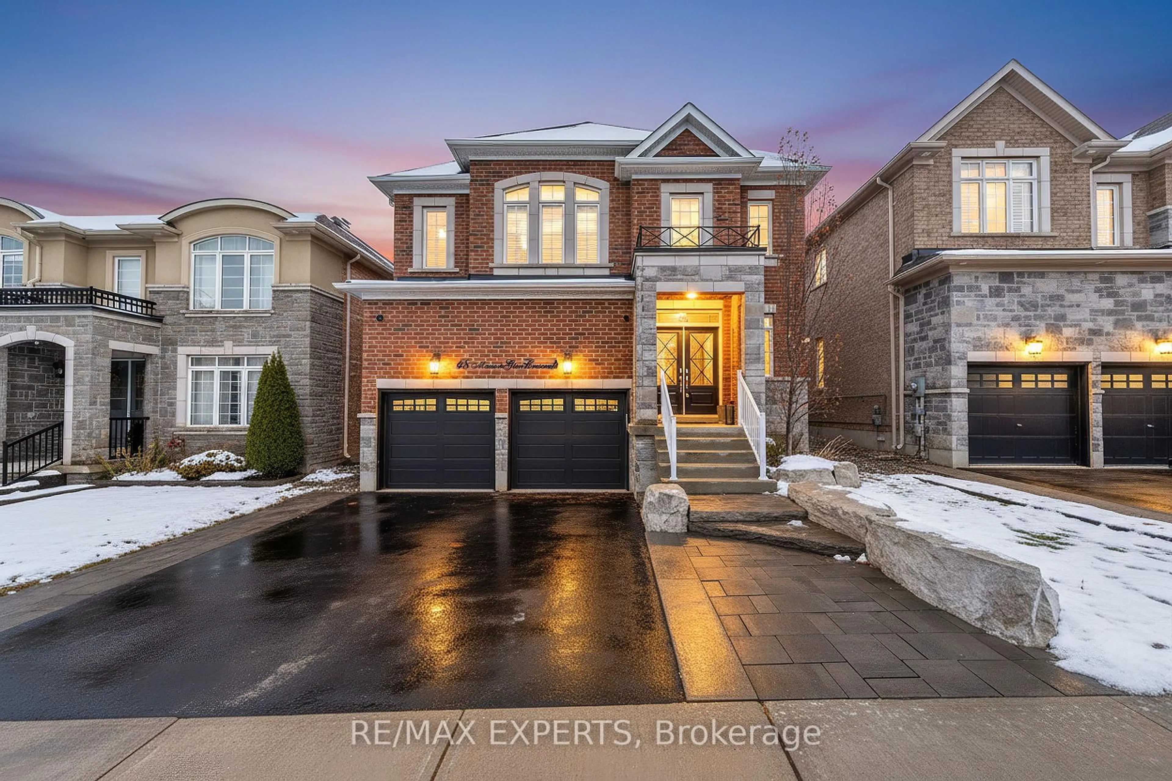 Home with brick exterior material, street for 48 Manor Glen Cres, East Gwillimbury Ontario L0G 1M0
