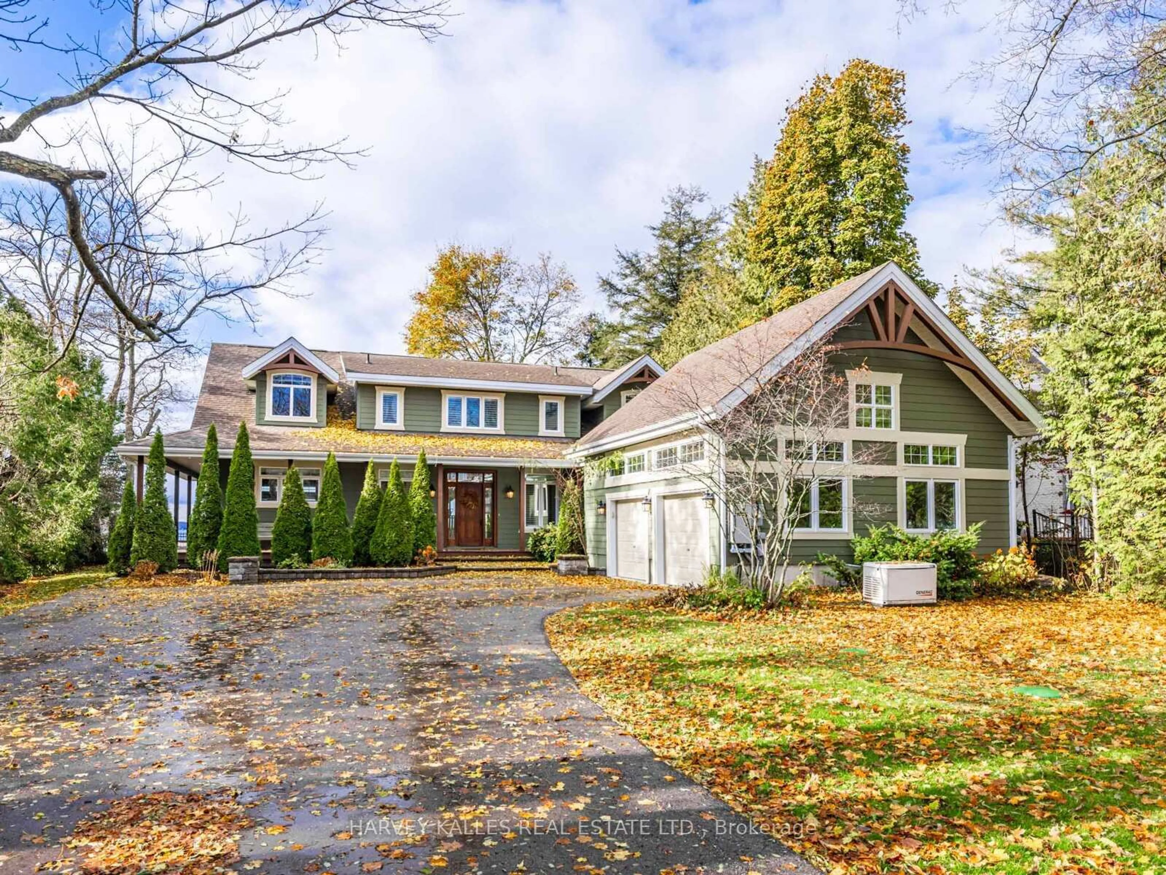 Home with vinyl exterior material, street for 3986 Grove Pl, Innisfil Ontario L9S 2S7