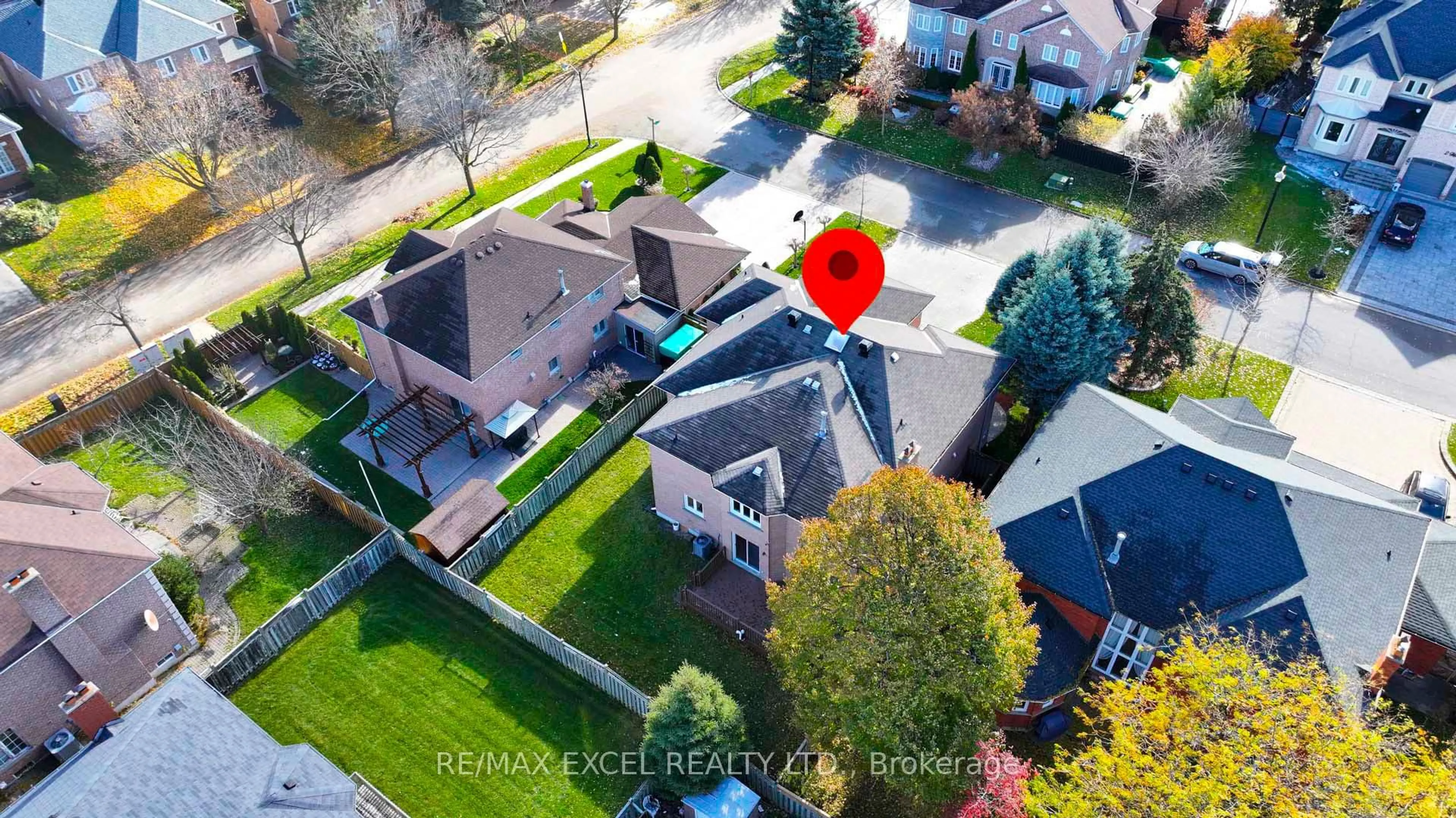 A pic from outside/outdoor area/front of a property/back of a property/a pic from drone, street for 3 Moses Cres, Markham Ontario L6C 1R2